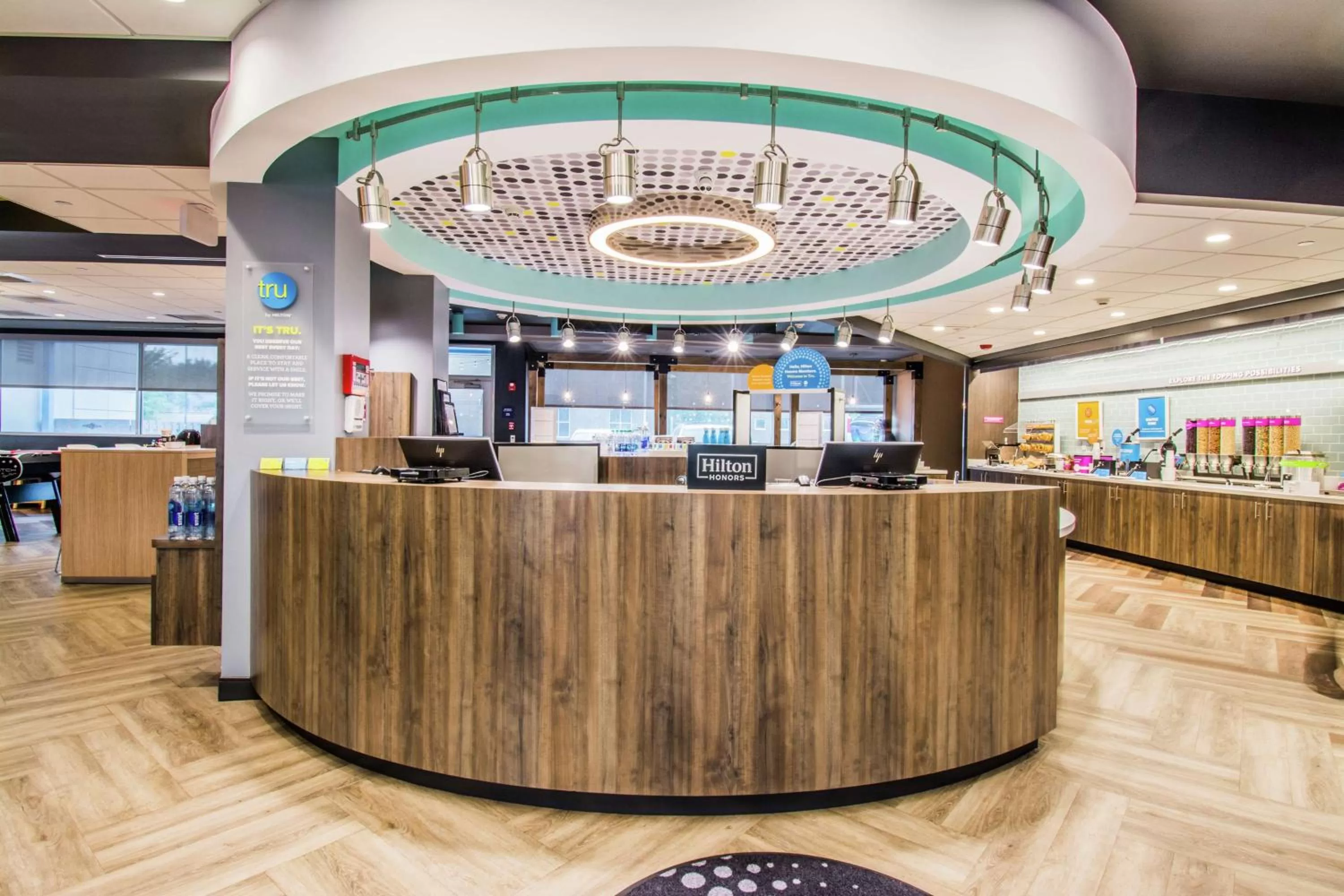 Lobby or reception in Tru By Hilton Bowling Green