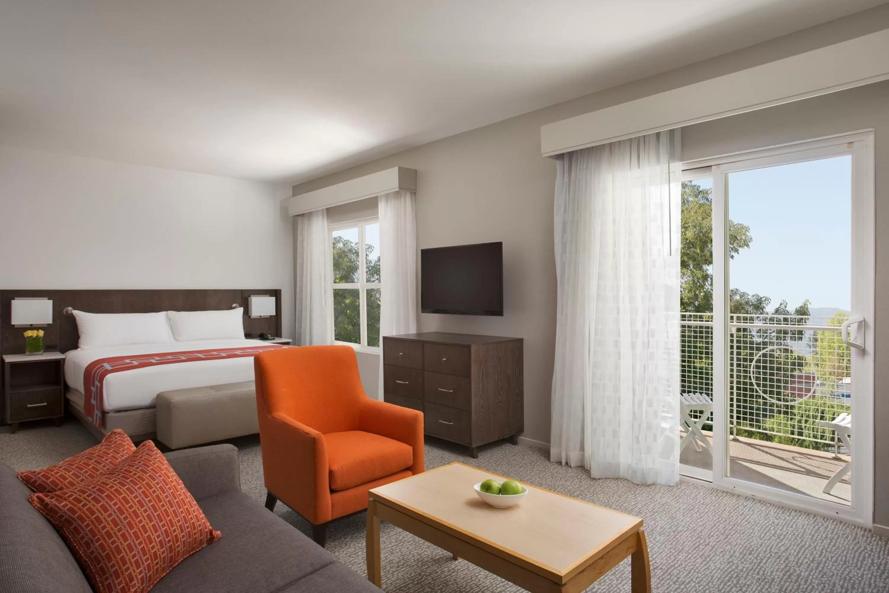 Photo of the whole room, Bed in Corporate Inn Sunnyvale - All-Suite Hotel