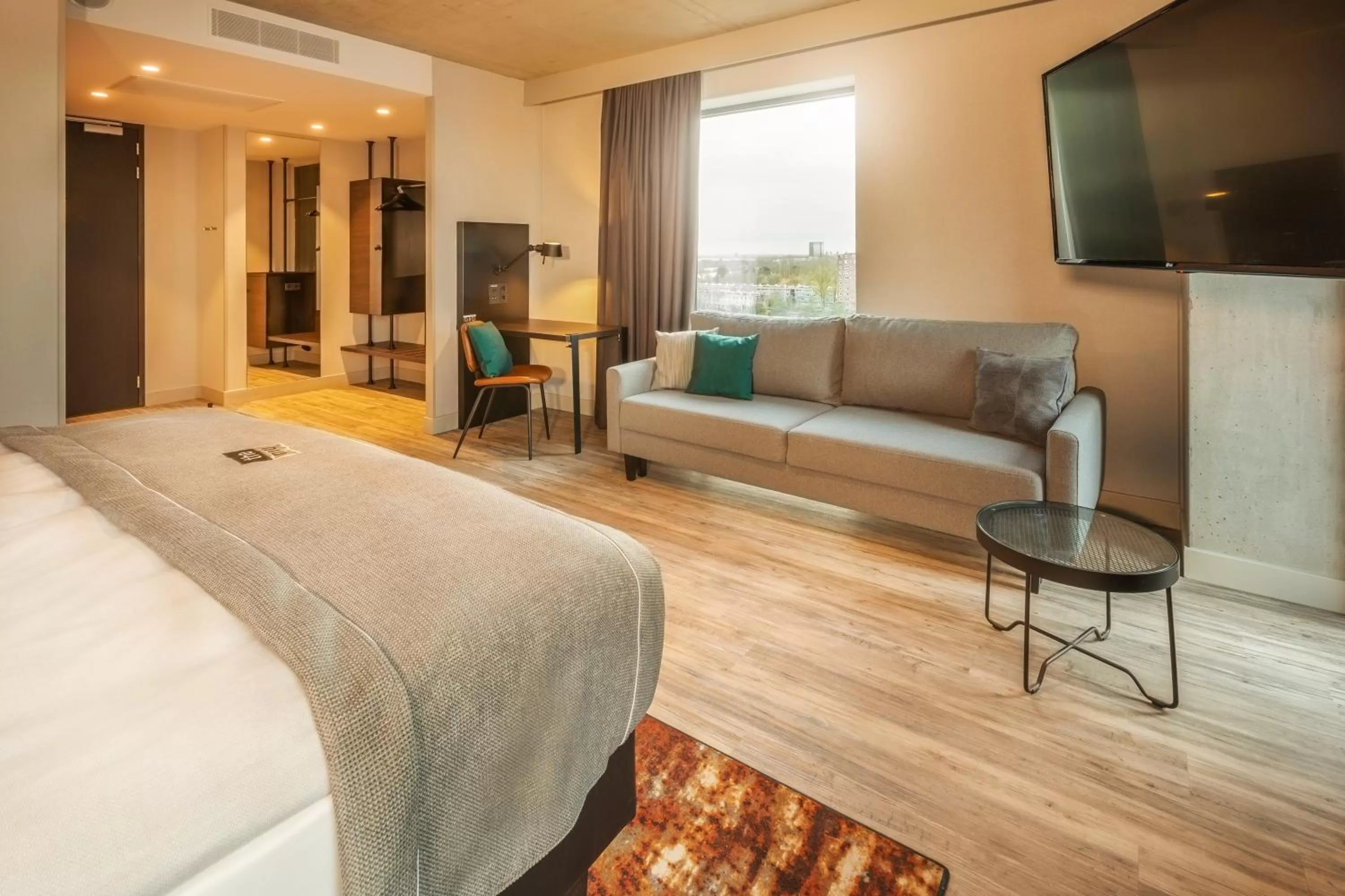 TV and multimedia, Bed in Holiday Inn - the niu, Fender Amsterdam