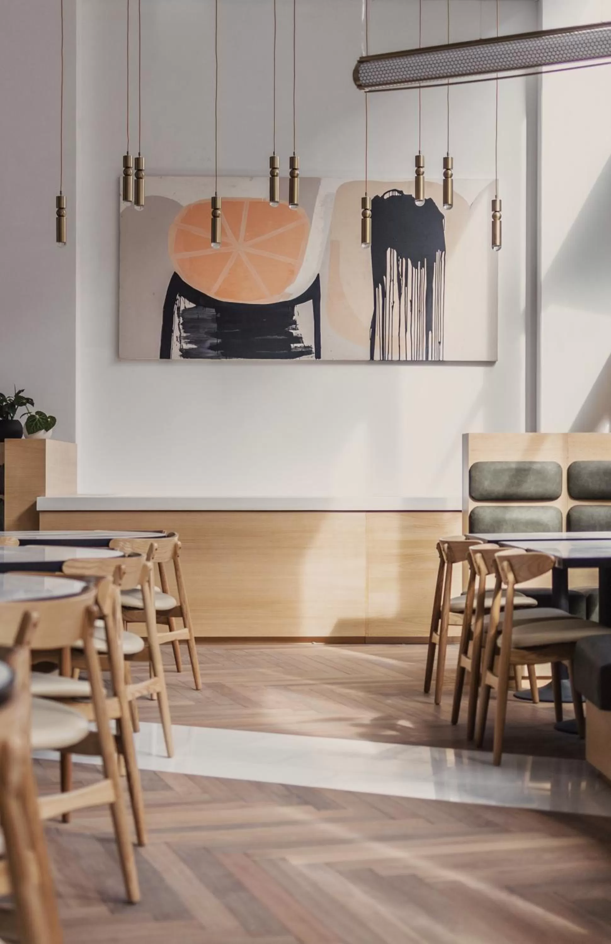 Restaurant/places to eat in Met Hotel