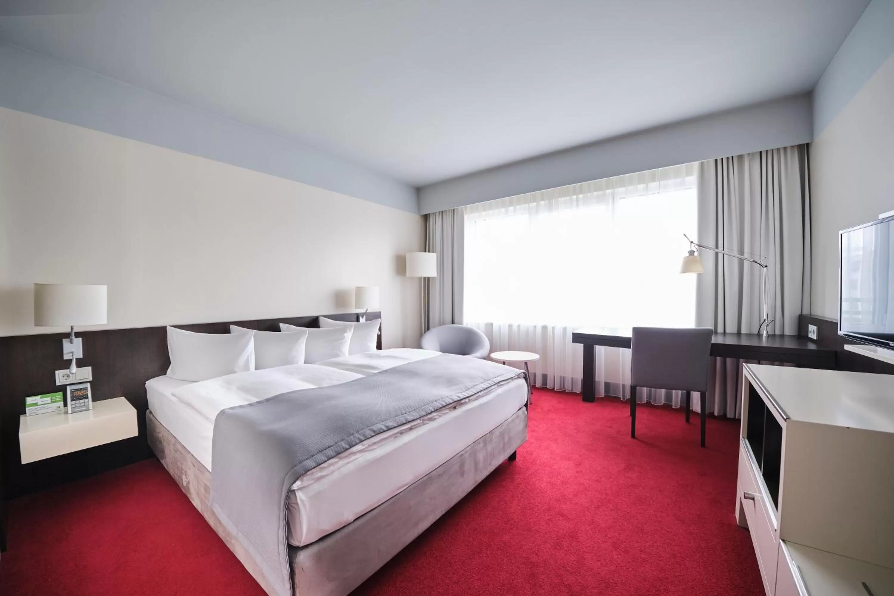 Bedroom, Bed in Holiday Inn Berlin Airport - Conference Centre by IHG
