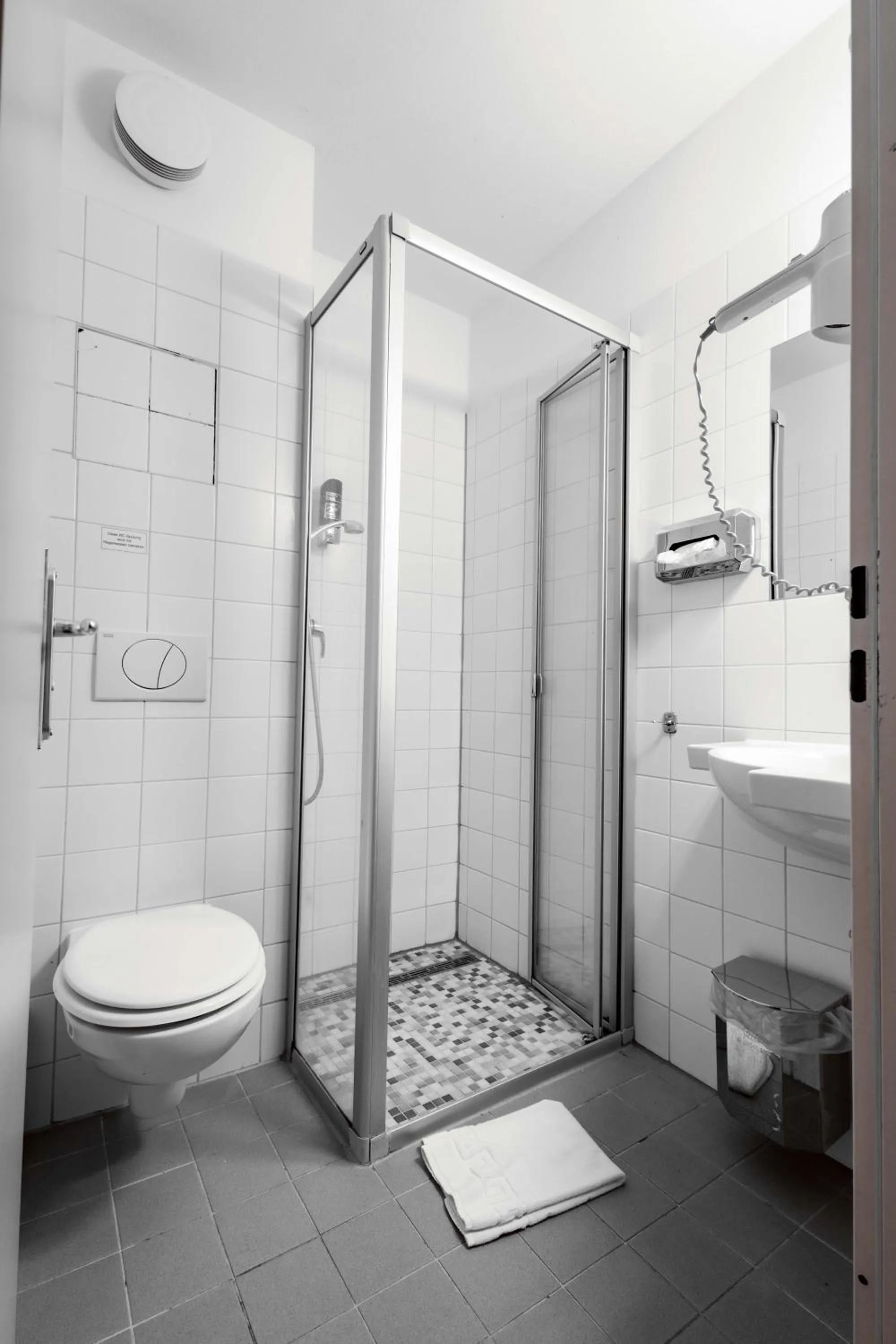 Shower in Pegasus Hostel Berlin