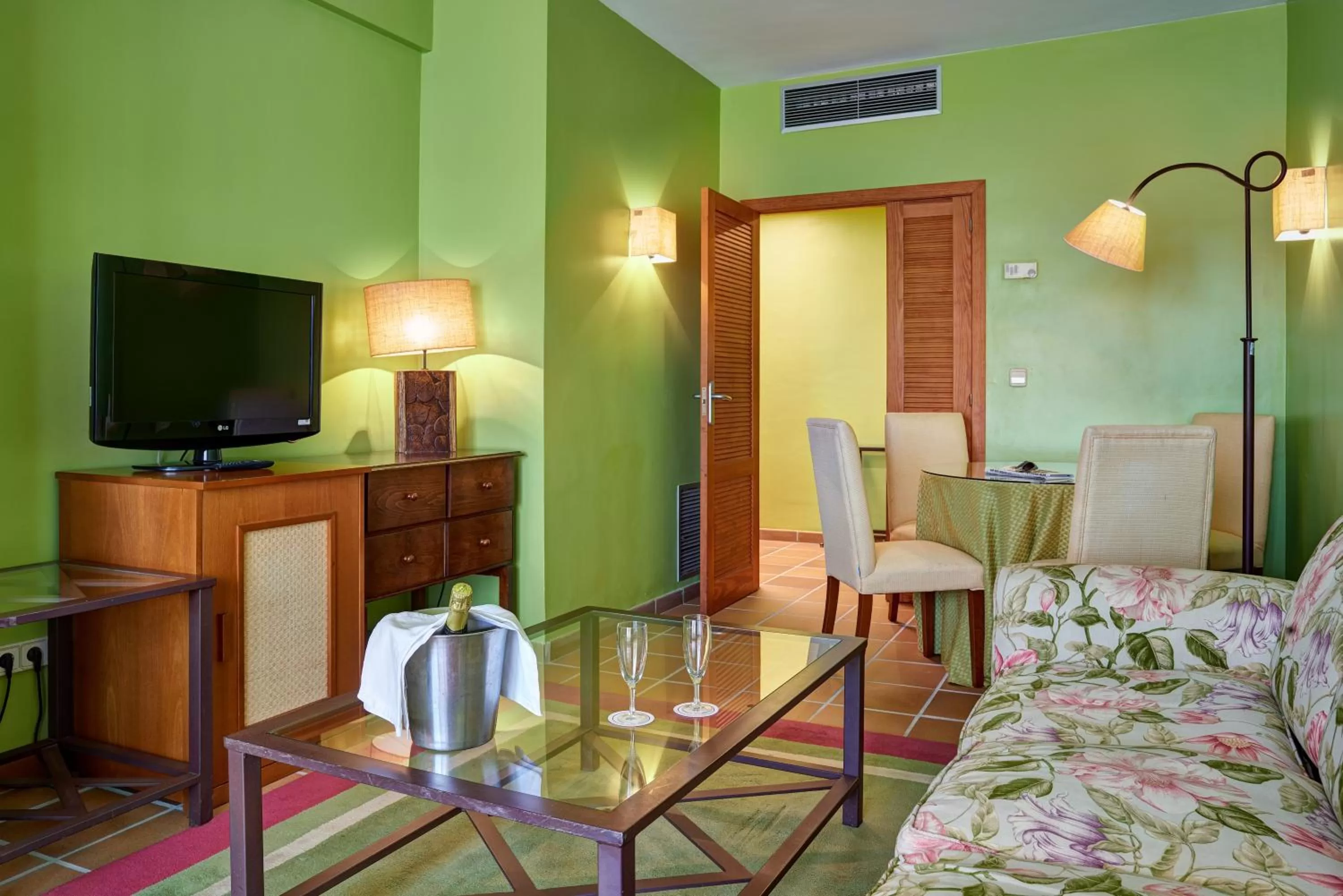 Photo of the whole room in Parador de Benicarló