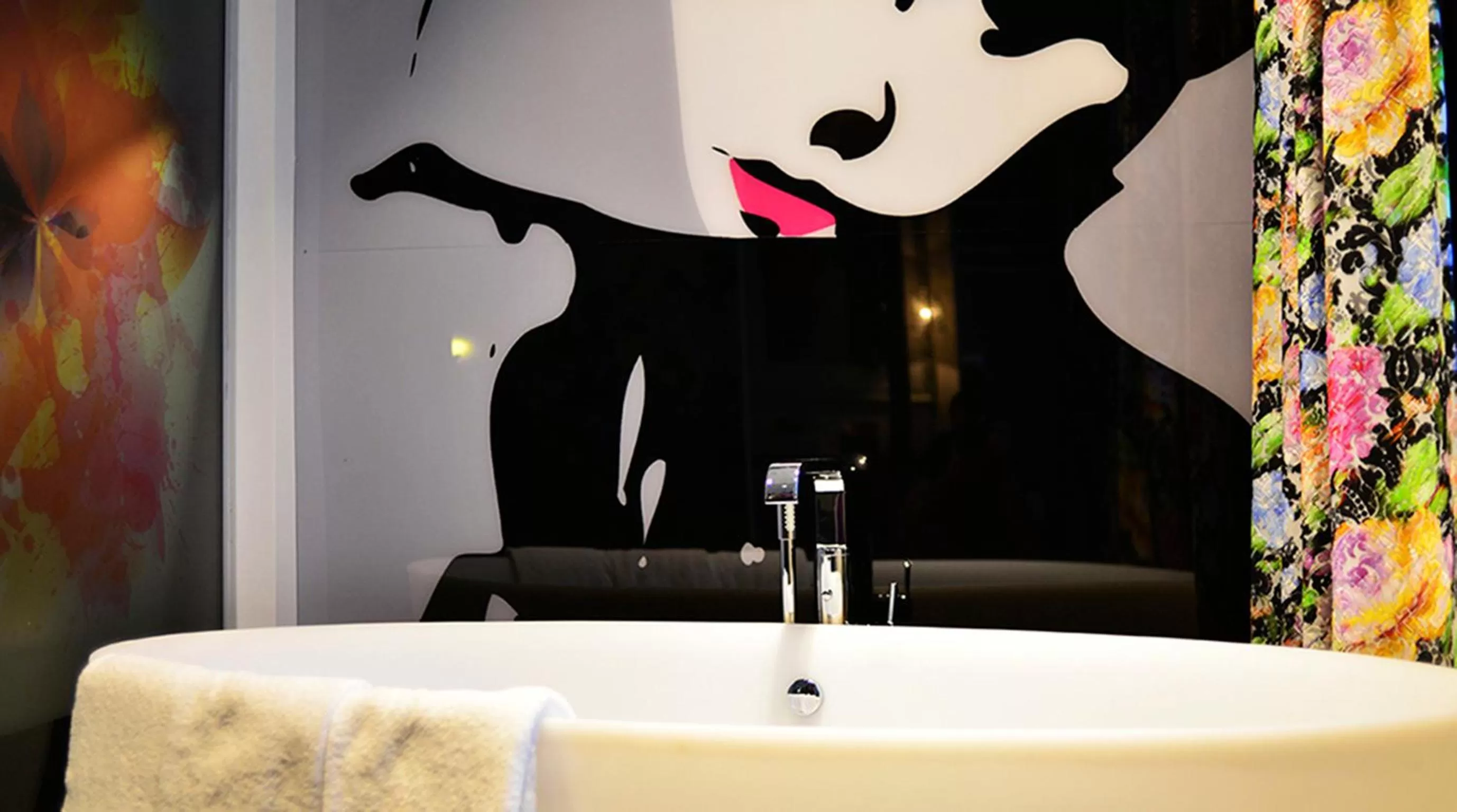 Decorative detail in Hotel No13