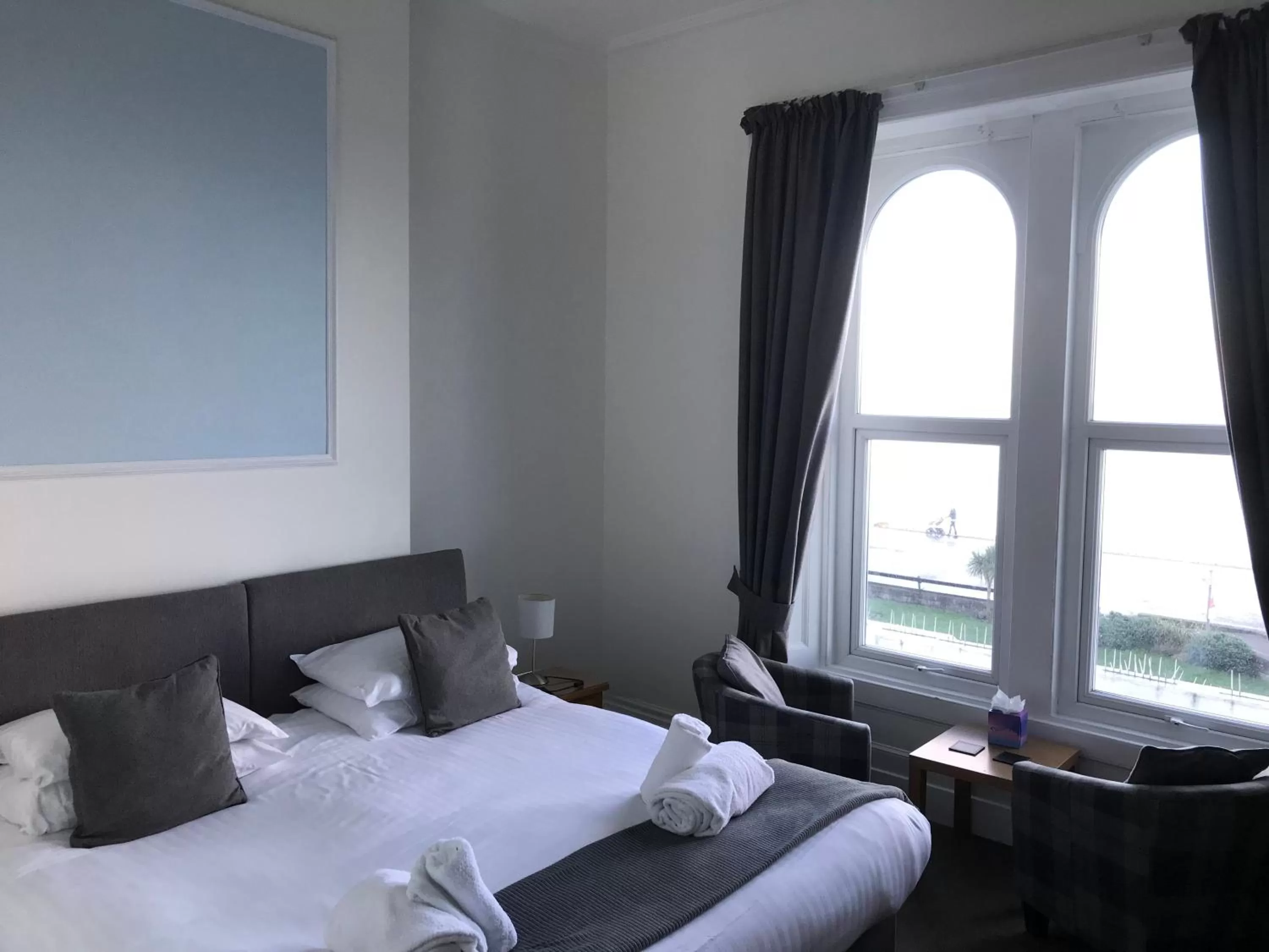 Sea view, Bed in The Oasis Hotel