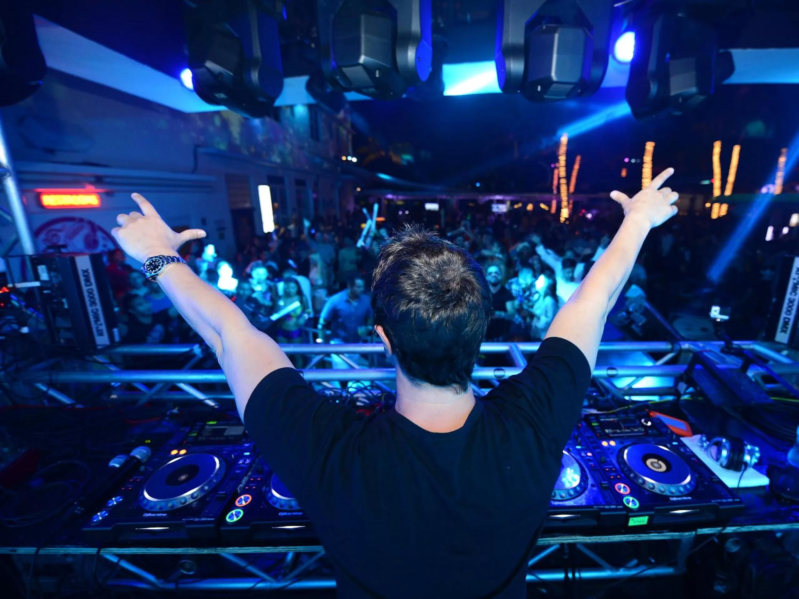 Night in Clevelander Hotel