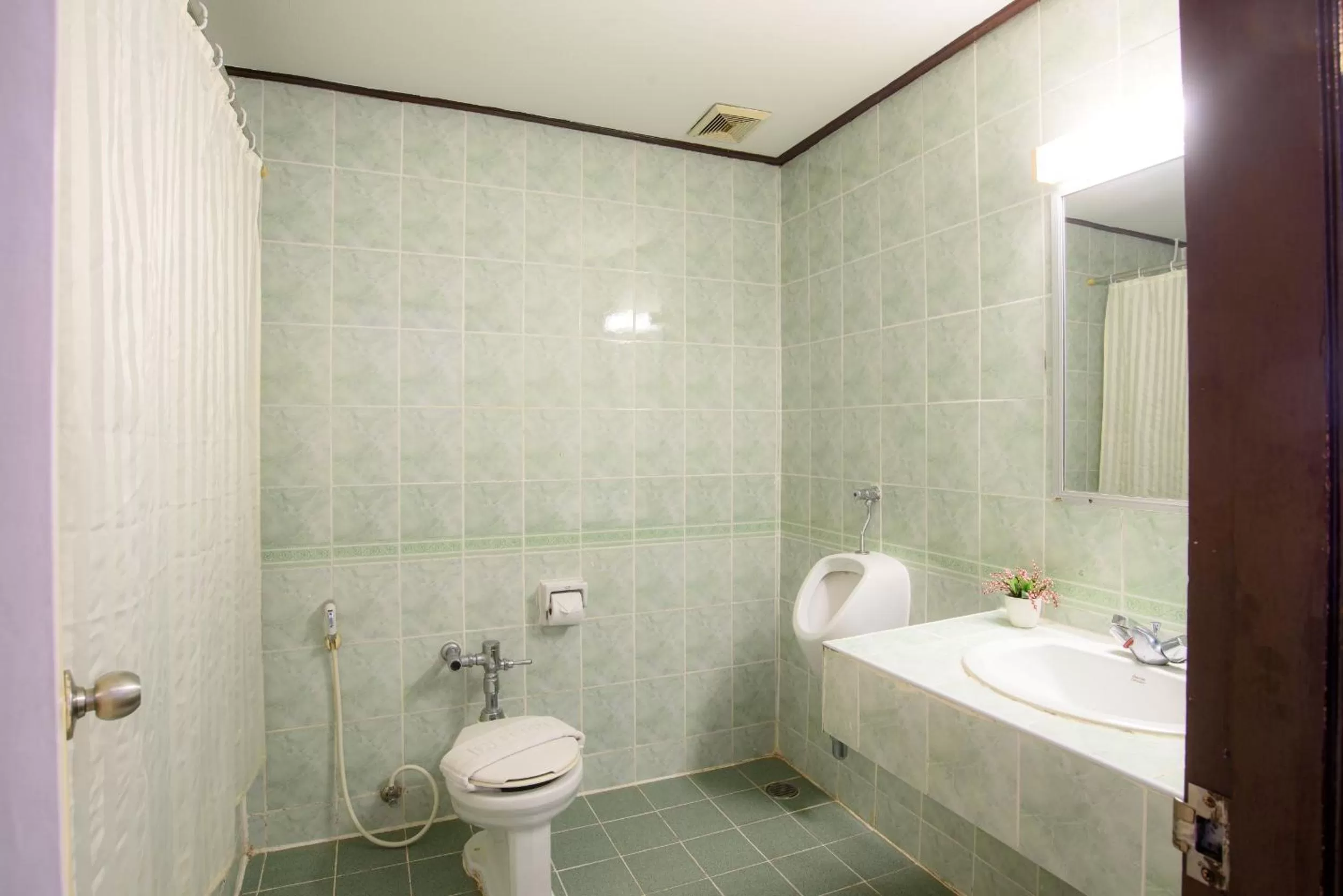 Toilet in Marine Yensabai Pattaya