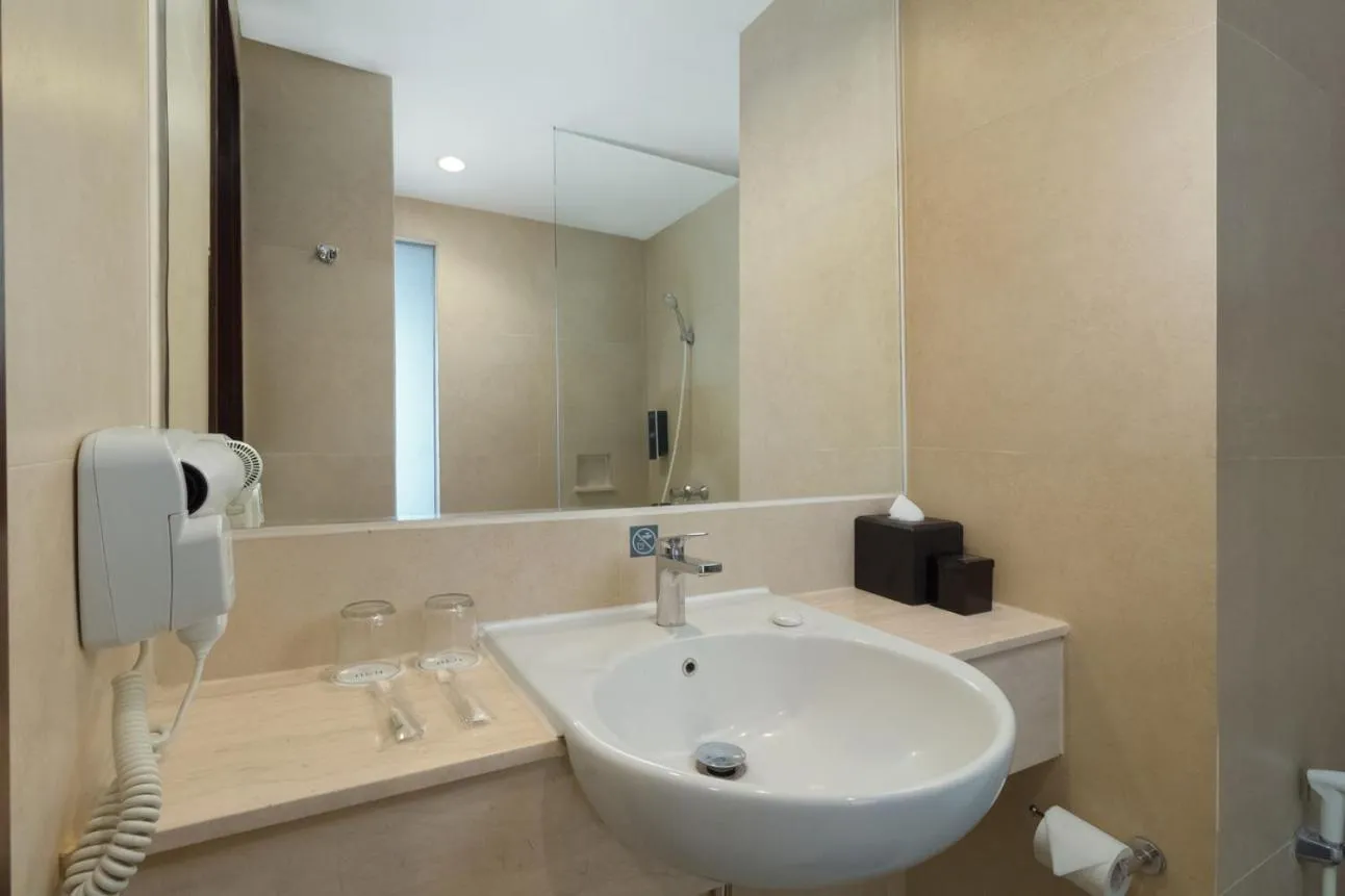 Bathroom in Hotel NEO Cirebon by ASTON