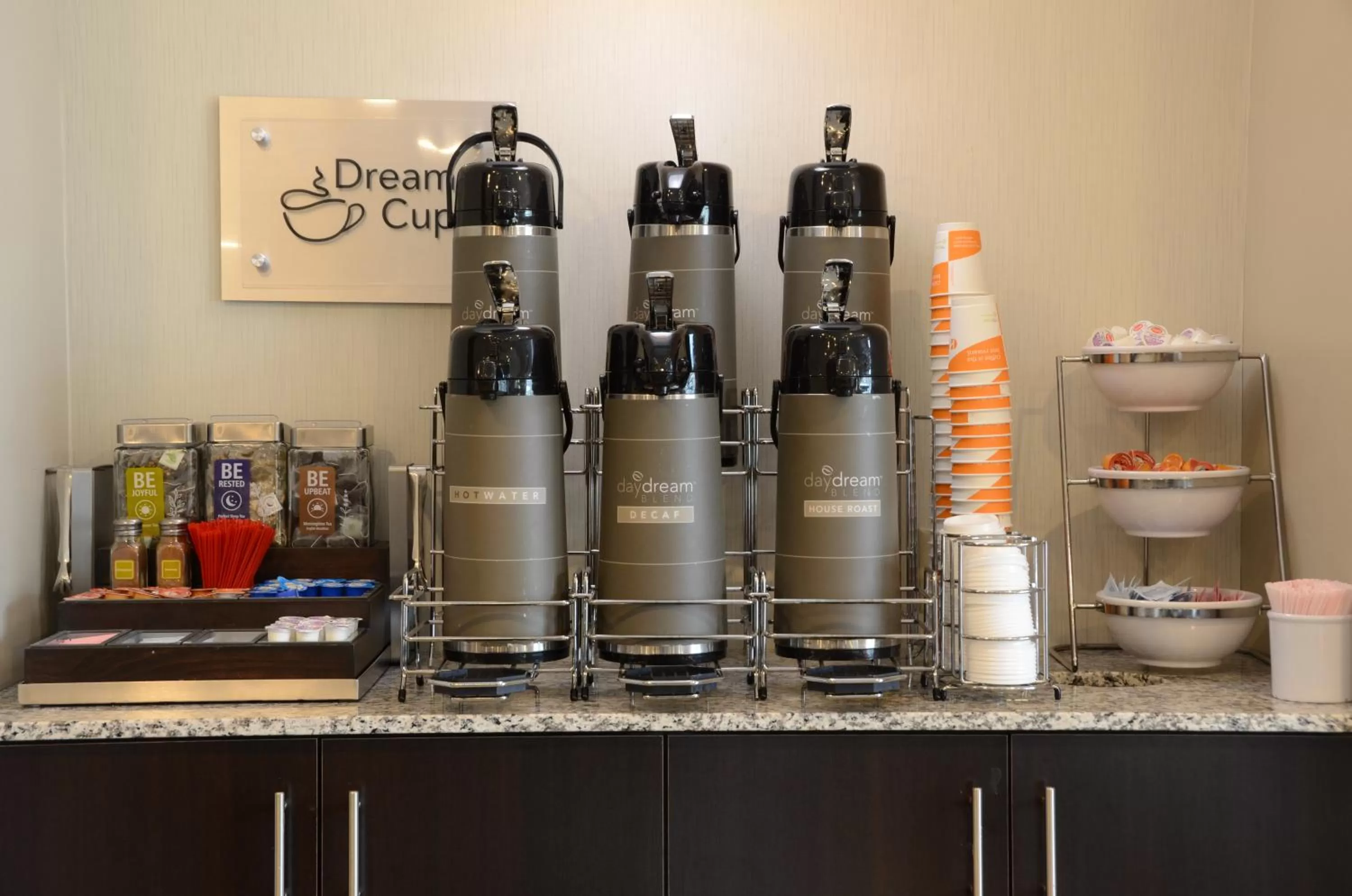Coffee/tea facilities in MainStay Suites Bowling Green North
