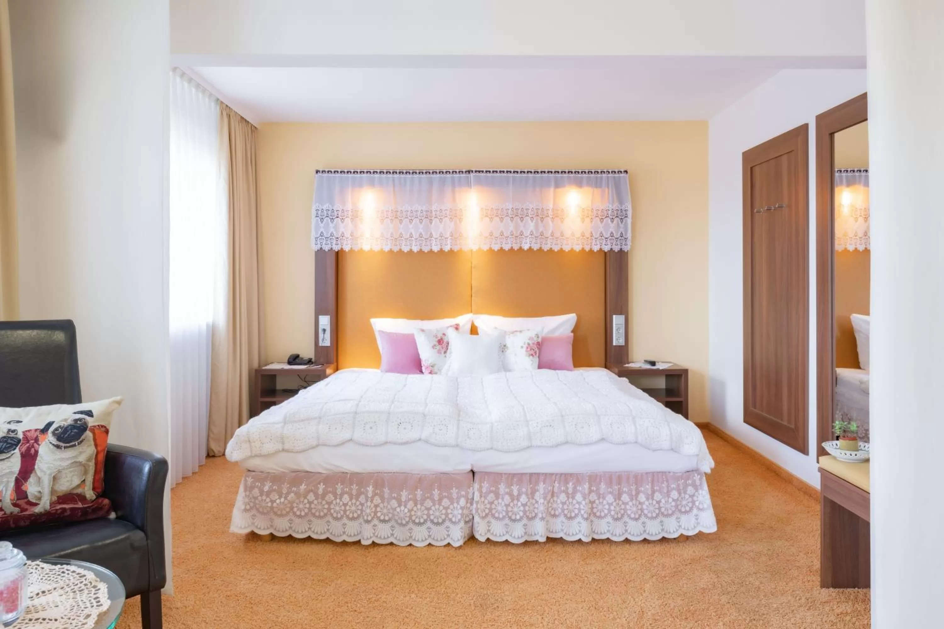 Photo of the whole room, Bed in Tante ALMA's Mannheimer Hotel