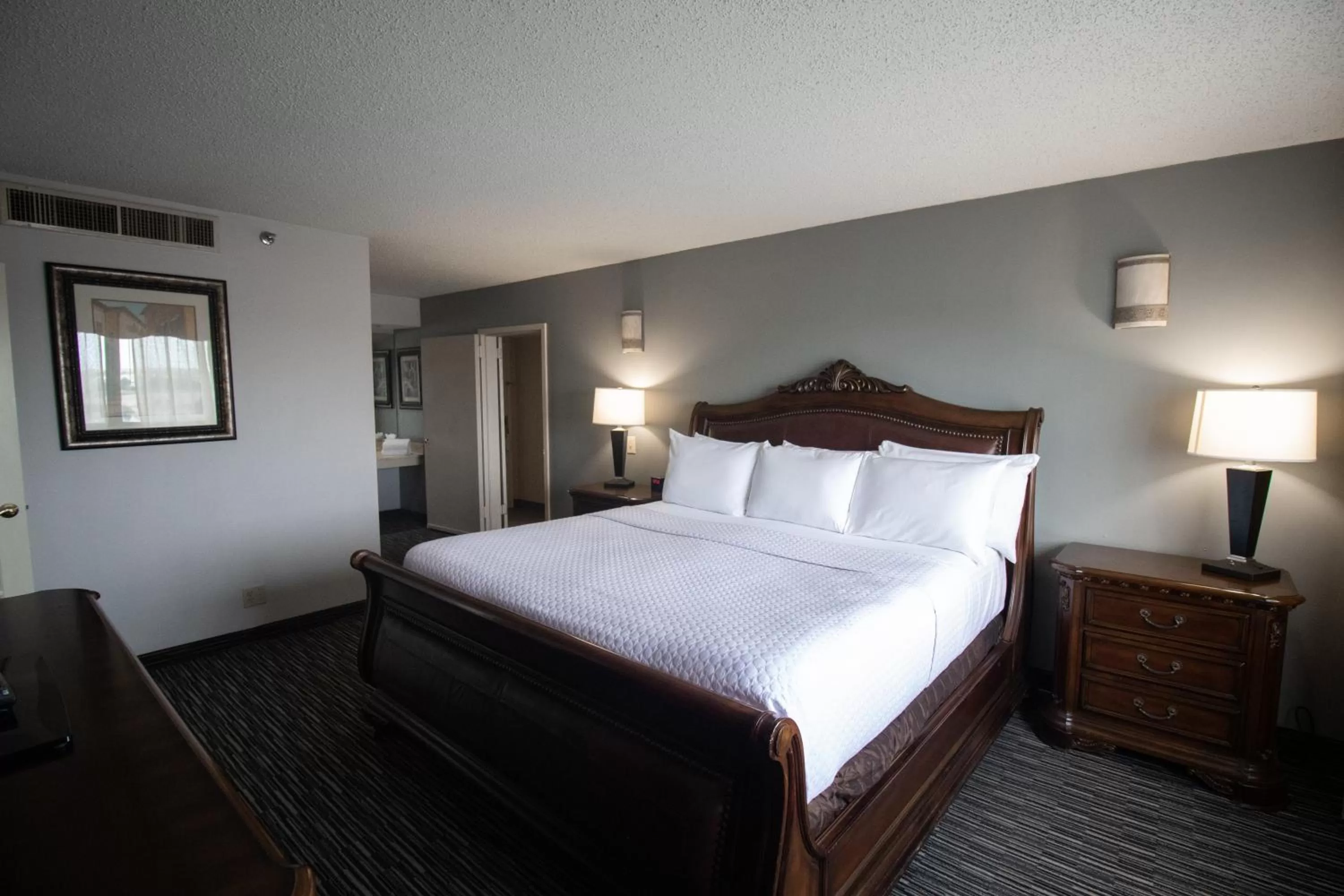 Bed in Wyndham Houston near NRG Park - Medical Center