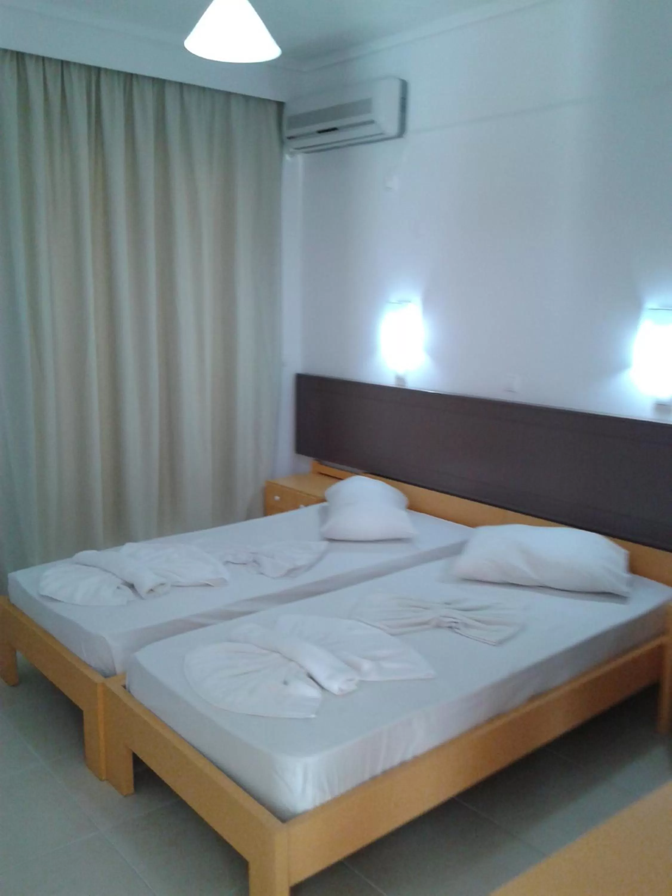 Bedroom, Bed in Fantasia Hotel Apartments