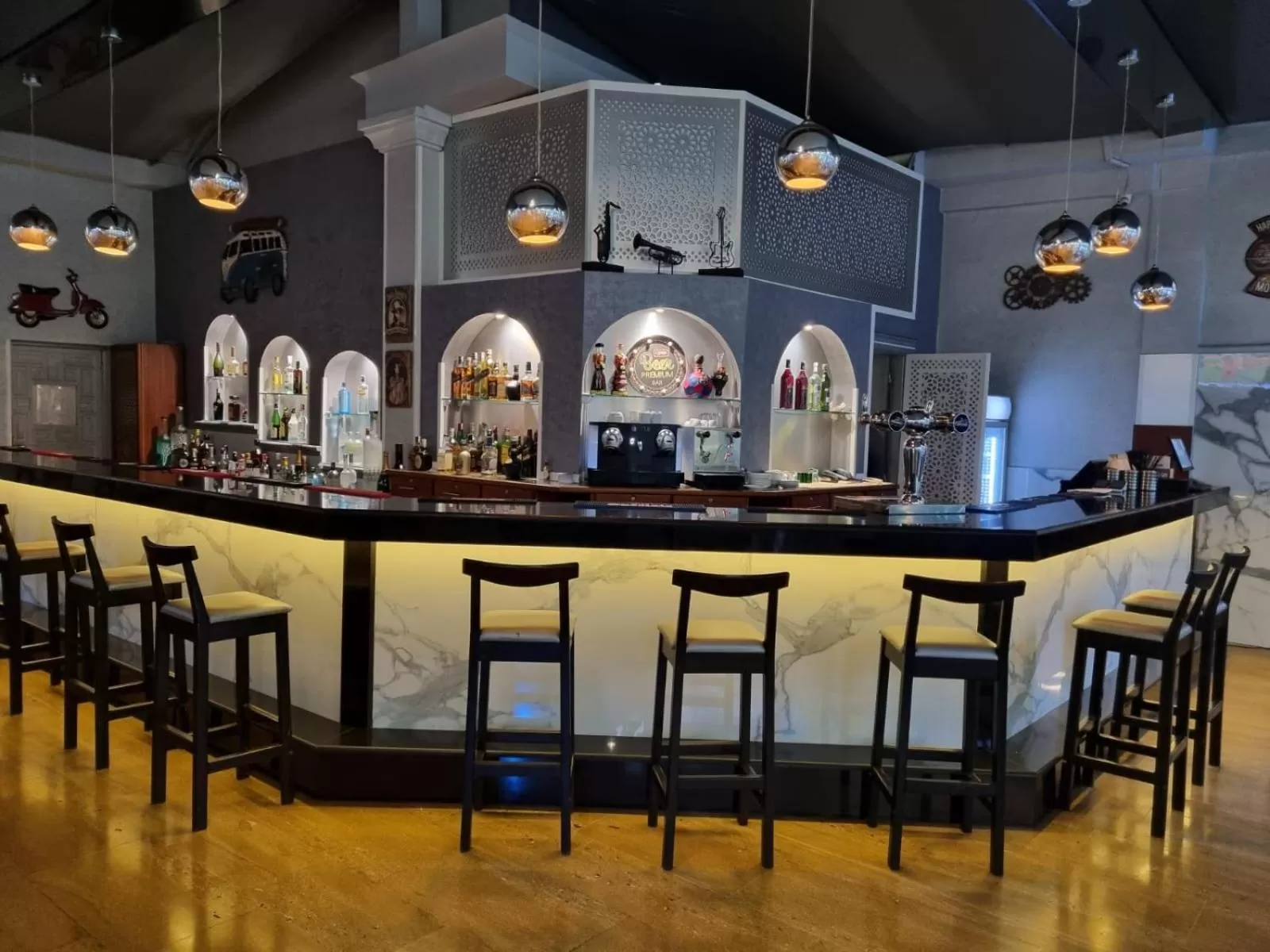 Lounge or bar in El Oumnia Puerto & Spa