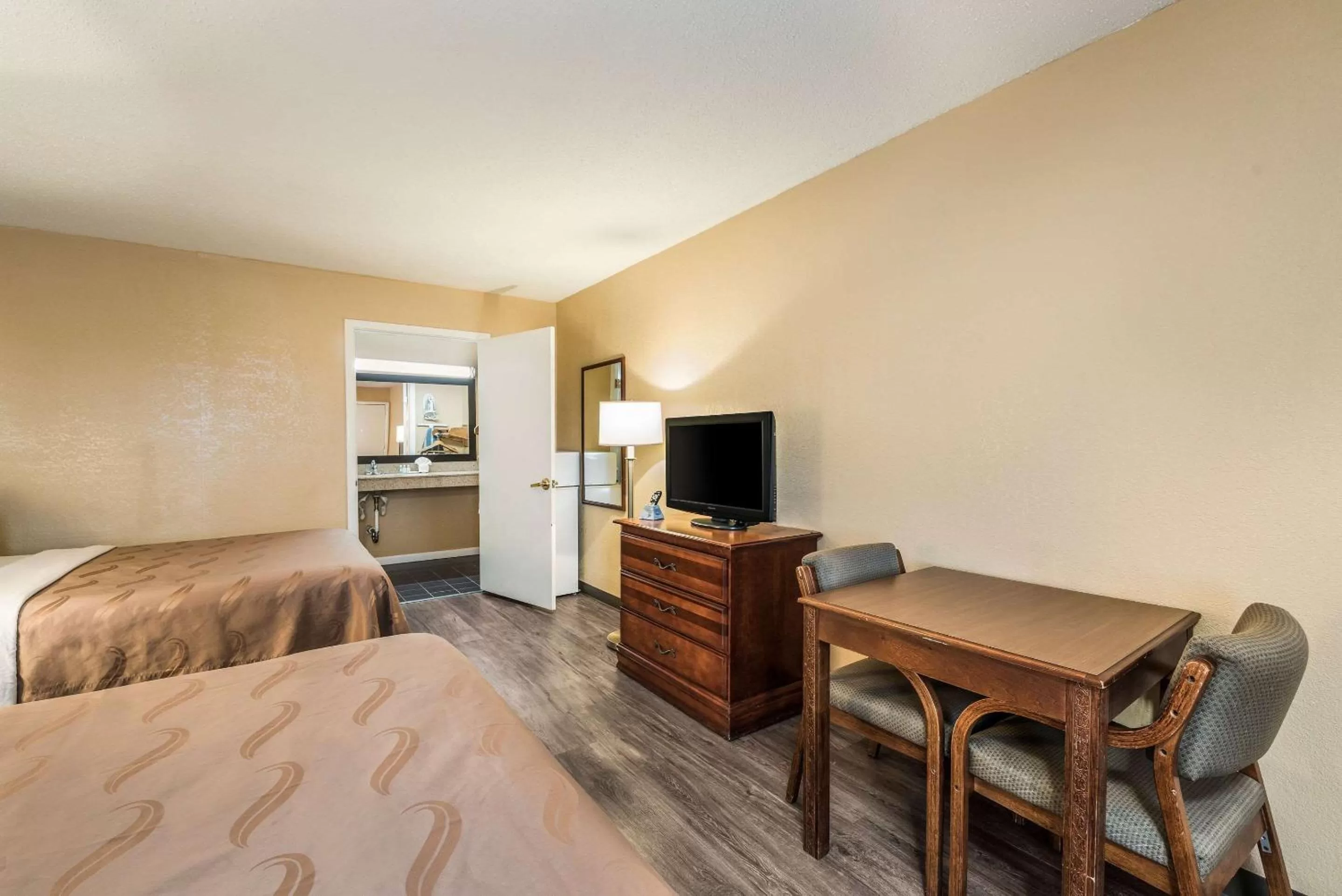 Photo of the whole room, Bed in Quality Inn Arkadelphia - University Area