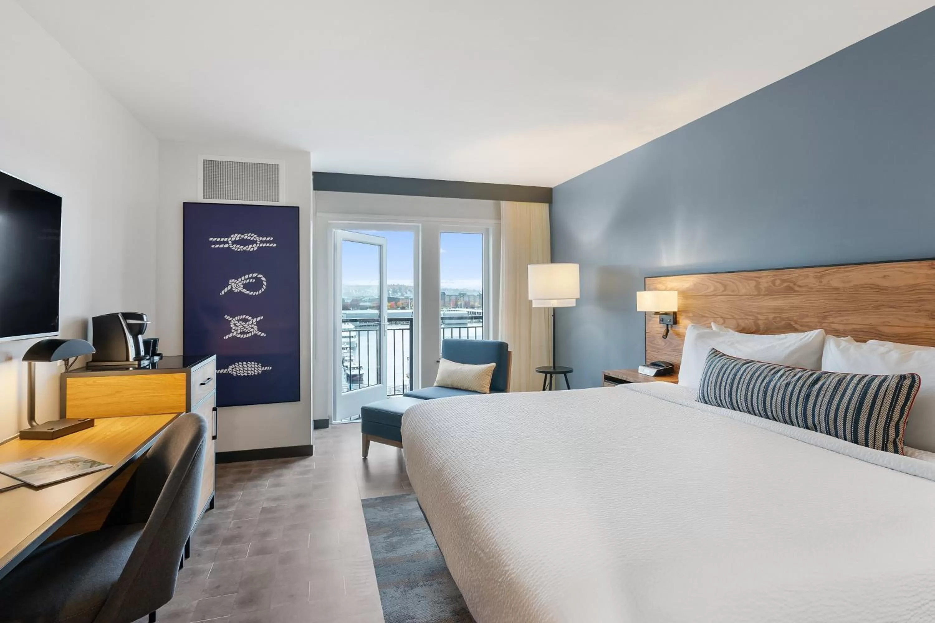 Photo of the whole room, Bed in Hotel Indigo Seattle Everett Waterfront Place by IHG