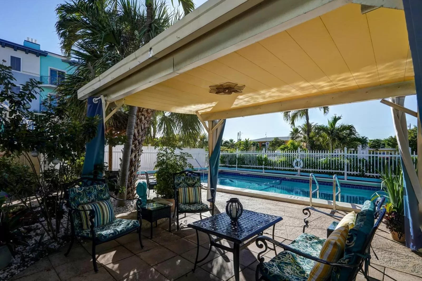 Property building, Swimming Pool in Castle by the Sea Motel