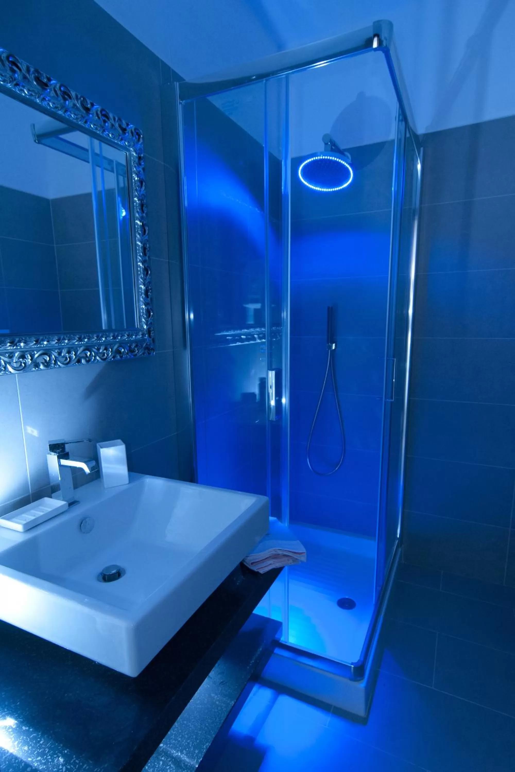 Shower in Domus Fontis