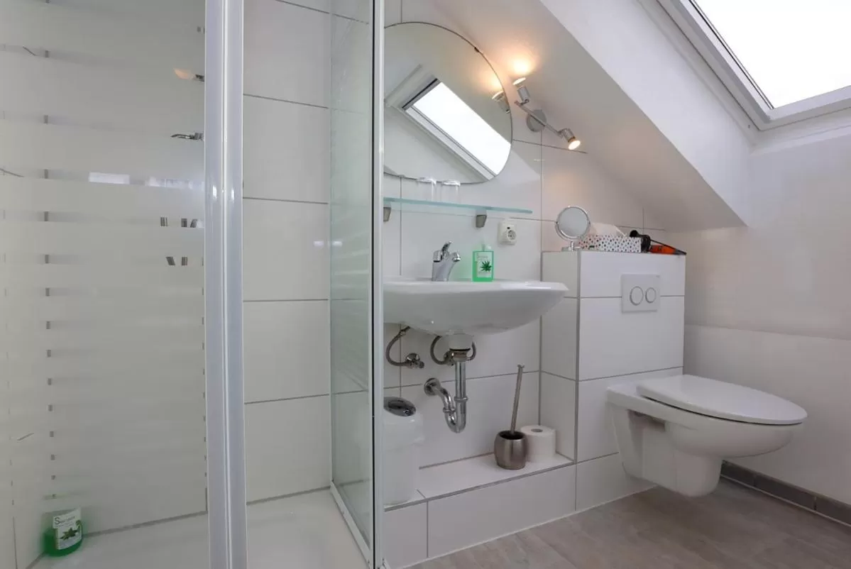 Bathroom in Hotel Sonnenhof Garni