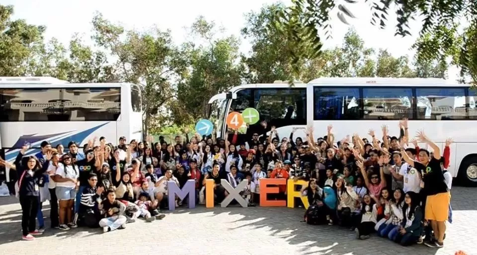 group of guests in Barracuda Resort