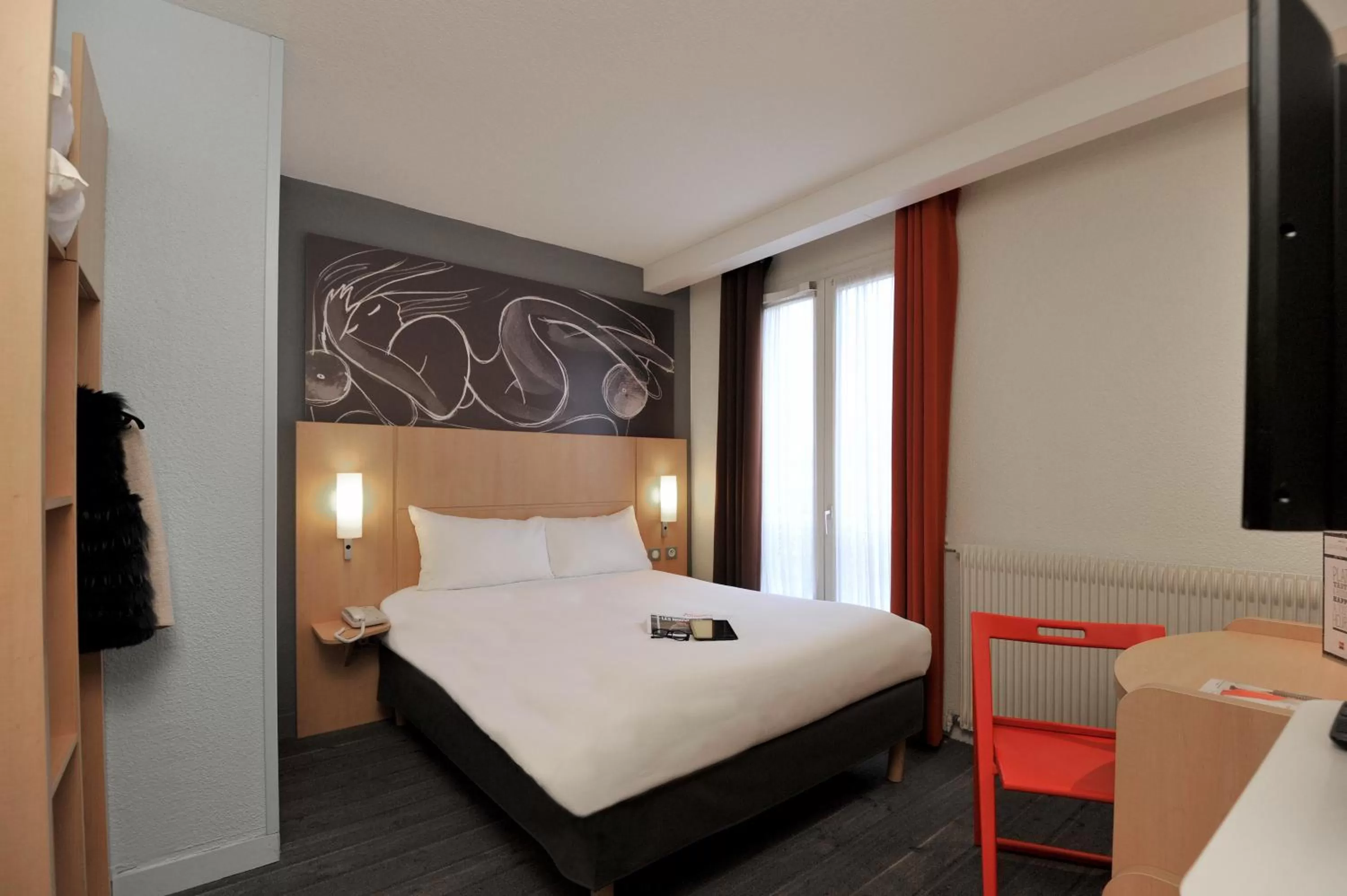 Photo of the whole room, Bed in ibis Paris Vaugirard Porte de Versailles