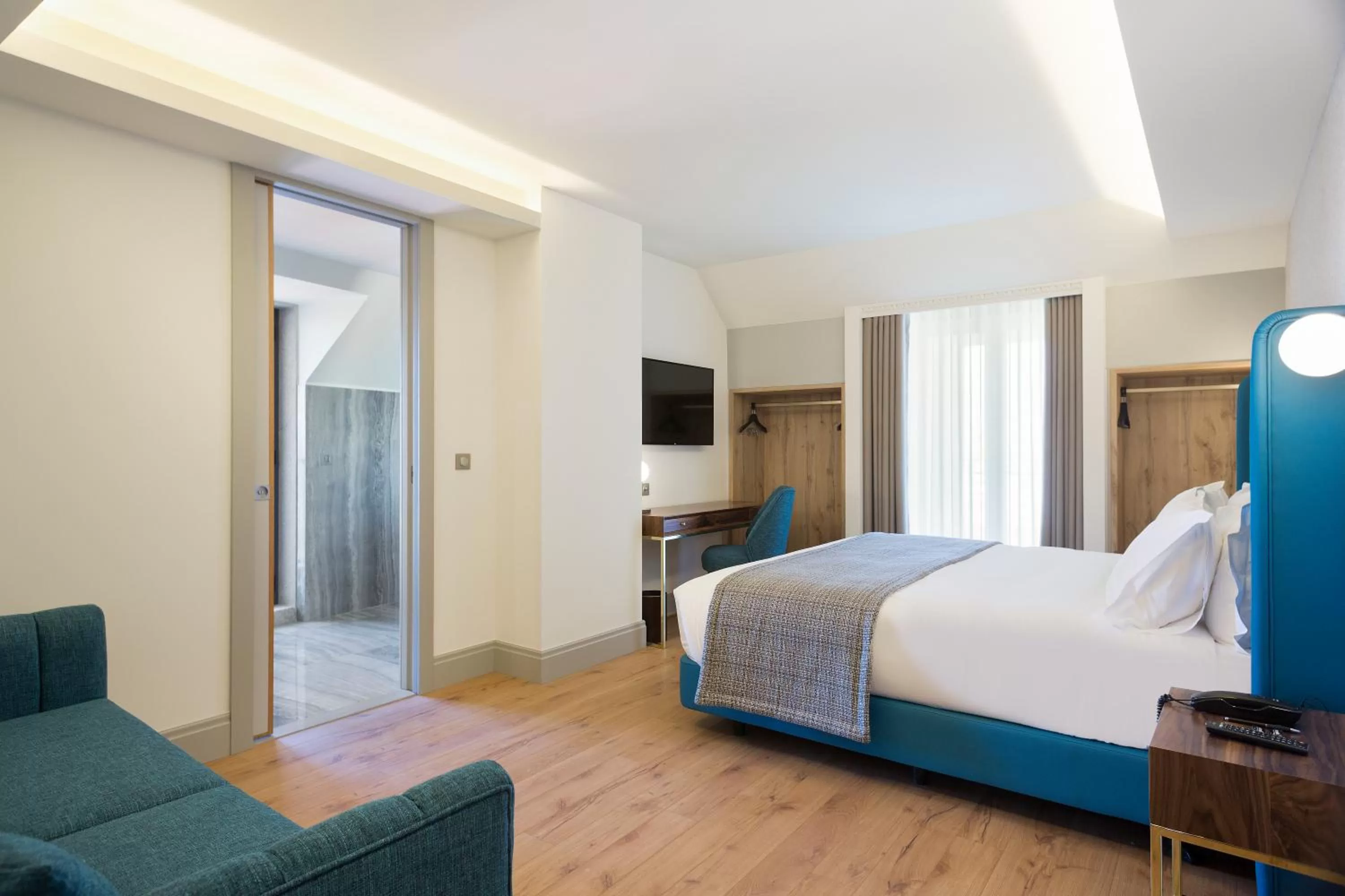 Bathroom, Bed in Acta The Avenue