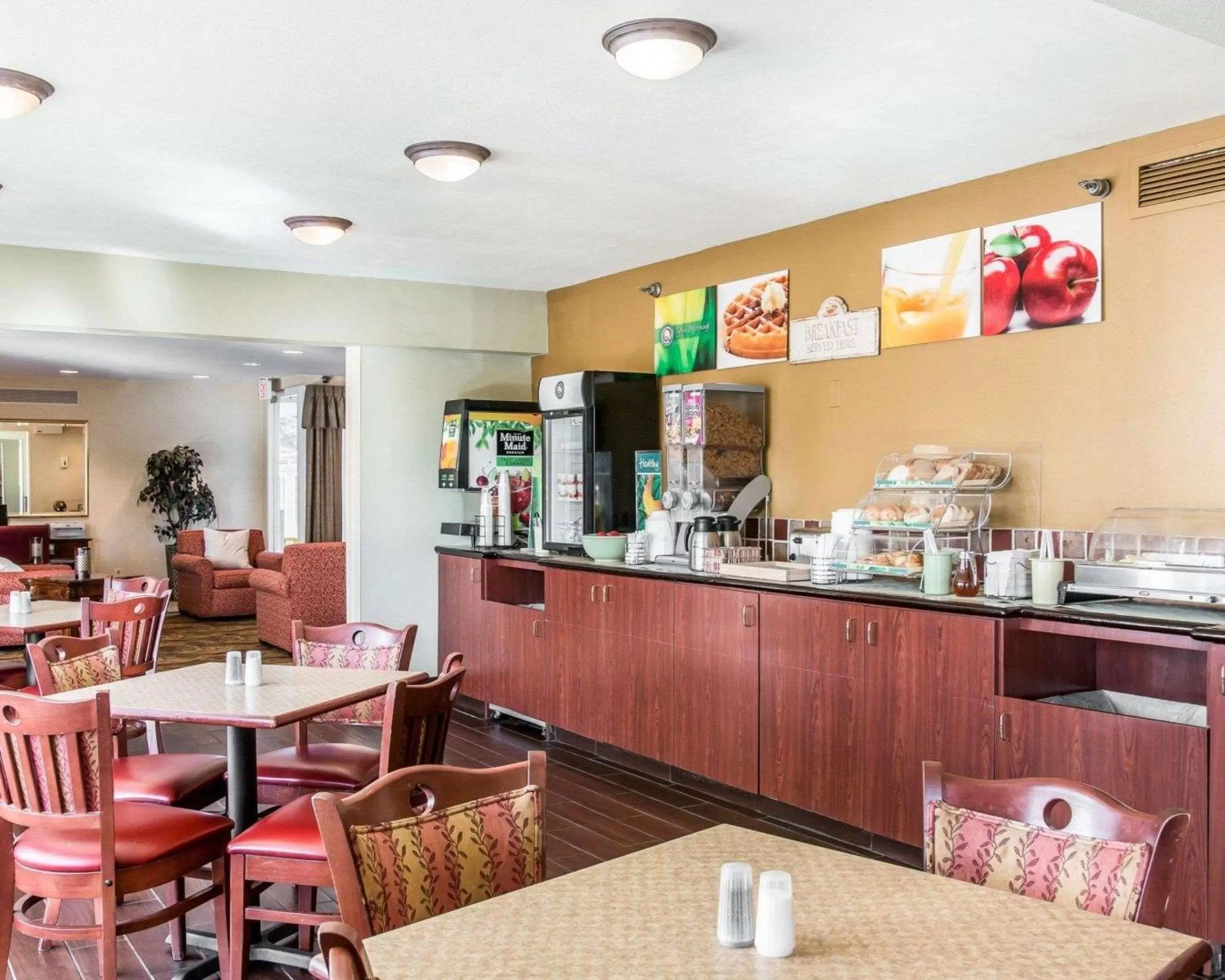 Restaurant/places to eat in Quality Inn