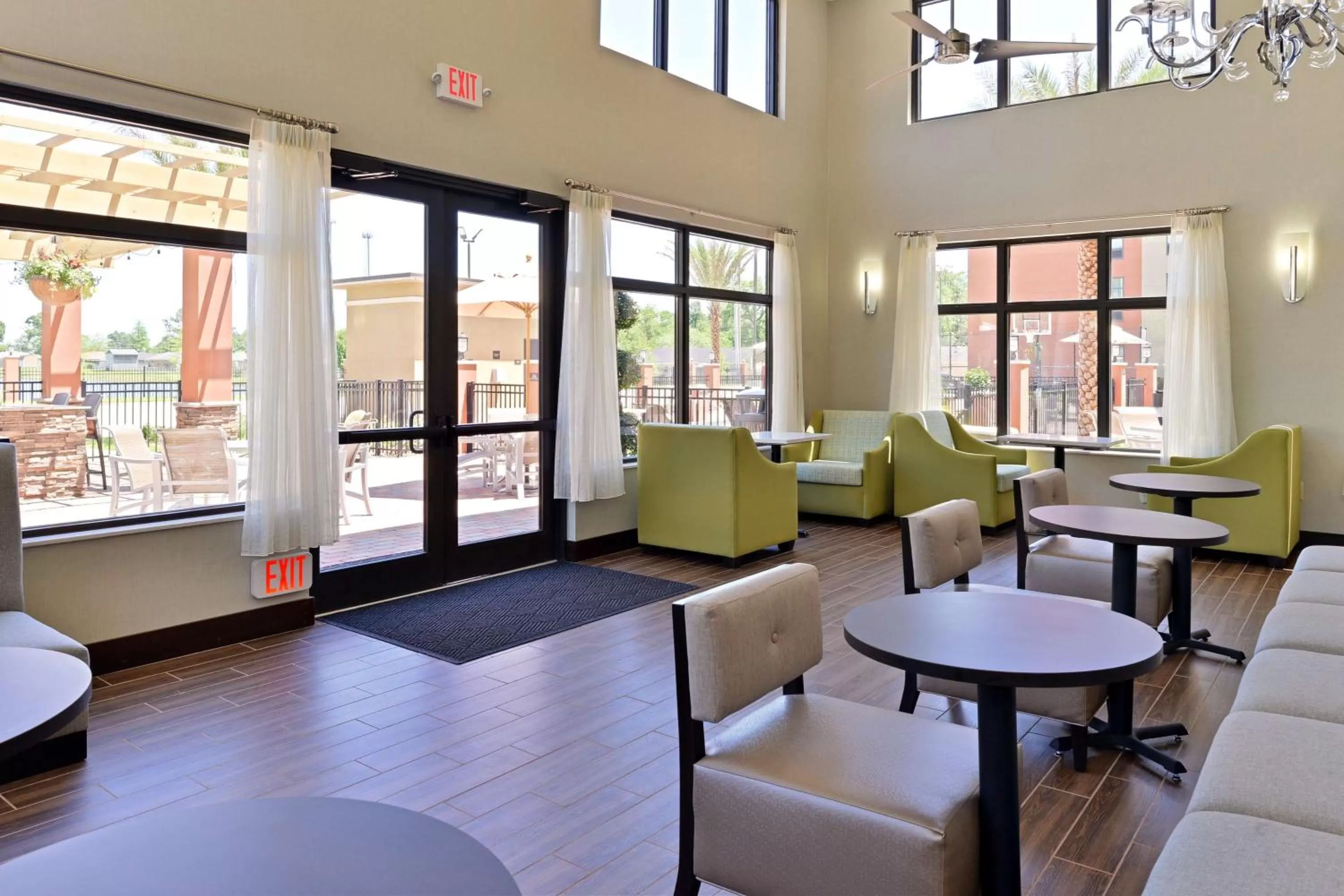 Restaurant/places to eat in Homewood Suites by Hilton Houma