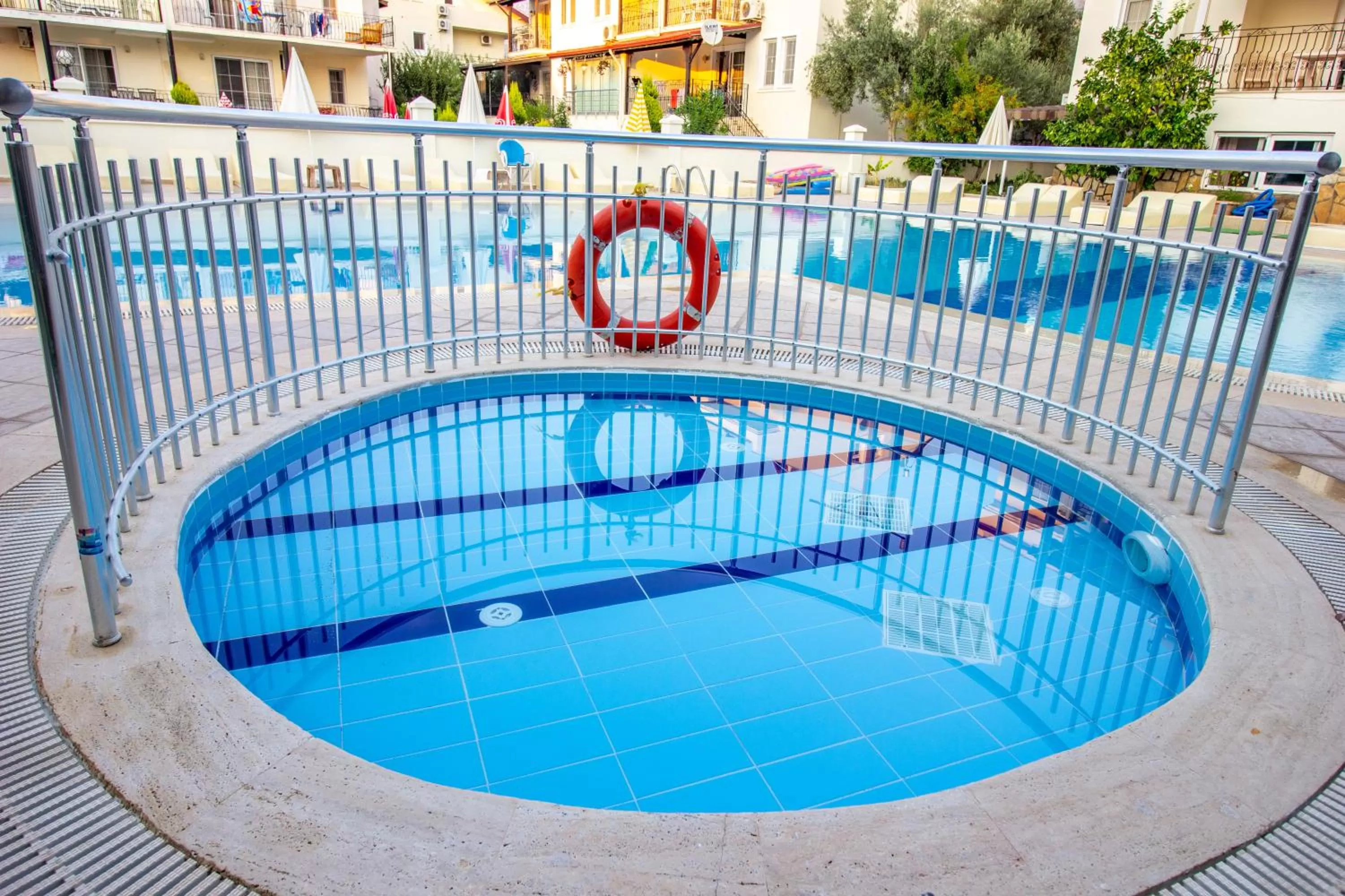 Swimming pool in Tayfun Apart Hotel