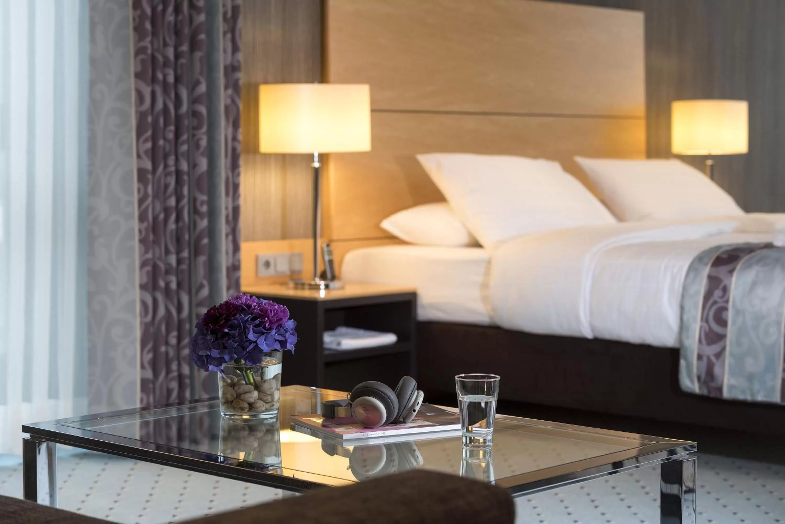 Photo of the whole room, Bed in Maritim Hotel Düsseldorf