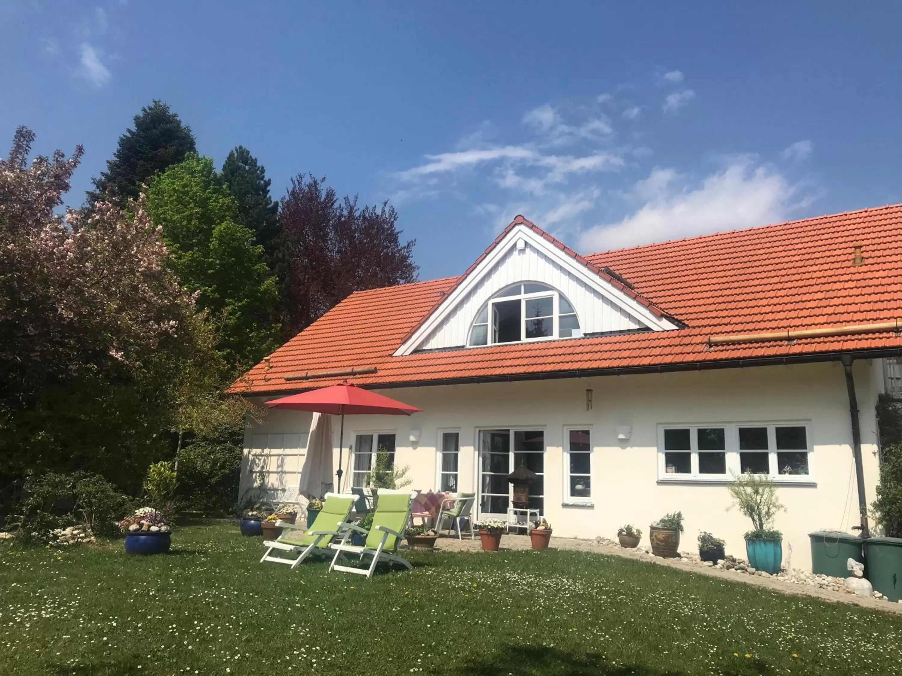 Property building in Bed and Breakfast Bavaria München