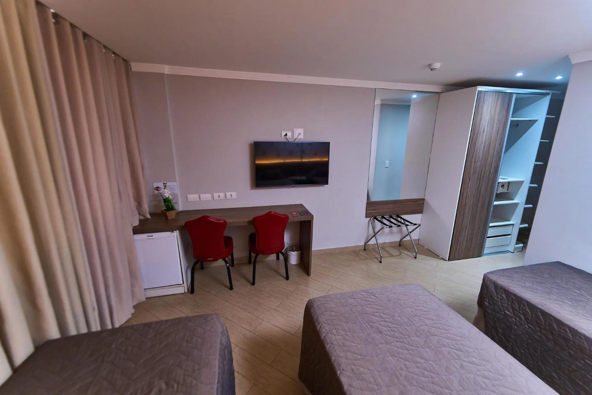 Bedroom in Foz Plaza Hotel