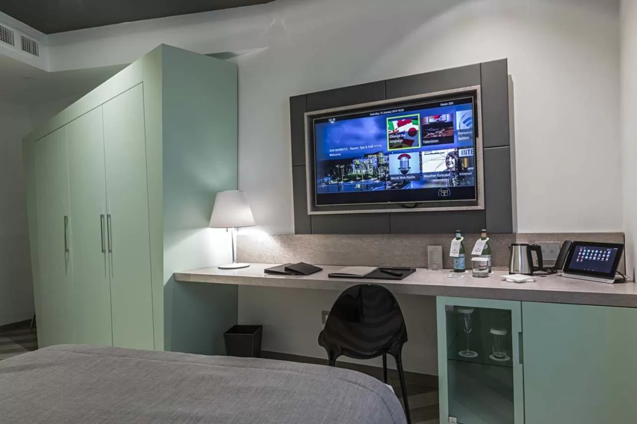 TV and multimedia, Bed in Borgo San Barbato Resort Spa & Golf