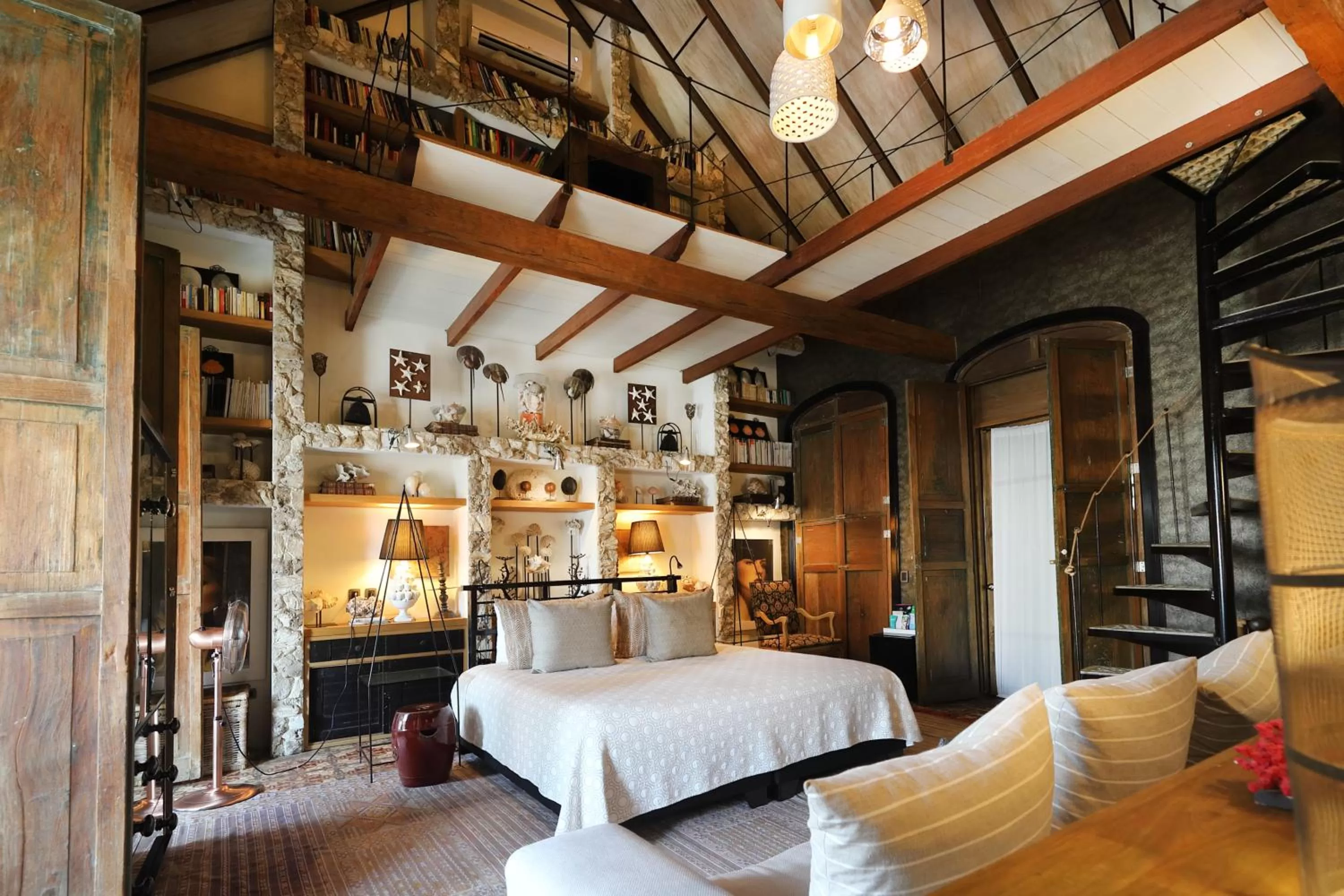 VIP, Bed in Hotel Casa Lola Deluxe Gallery