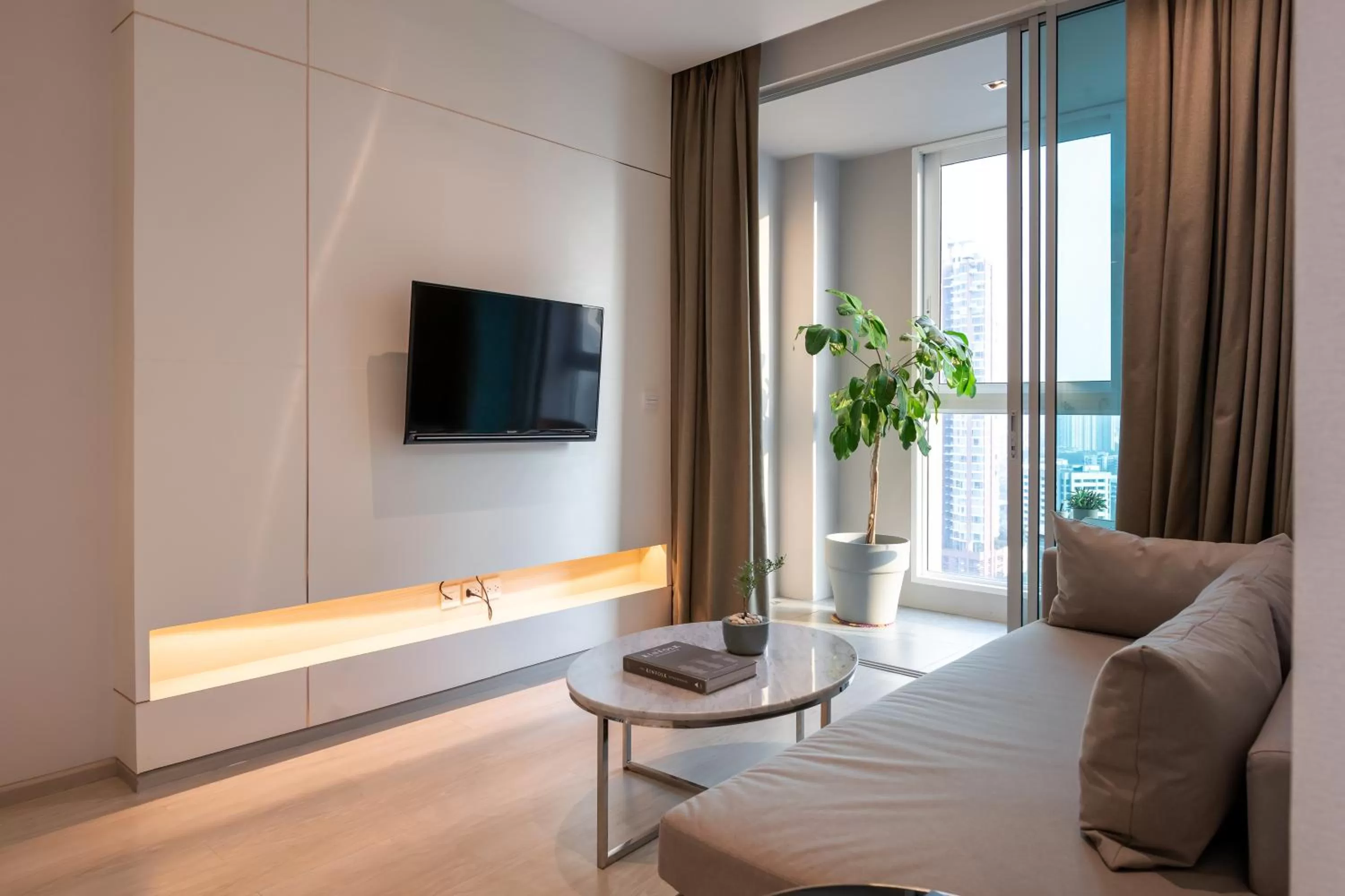 Living room, Bed in Jasmine 59 Hotel