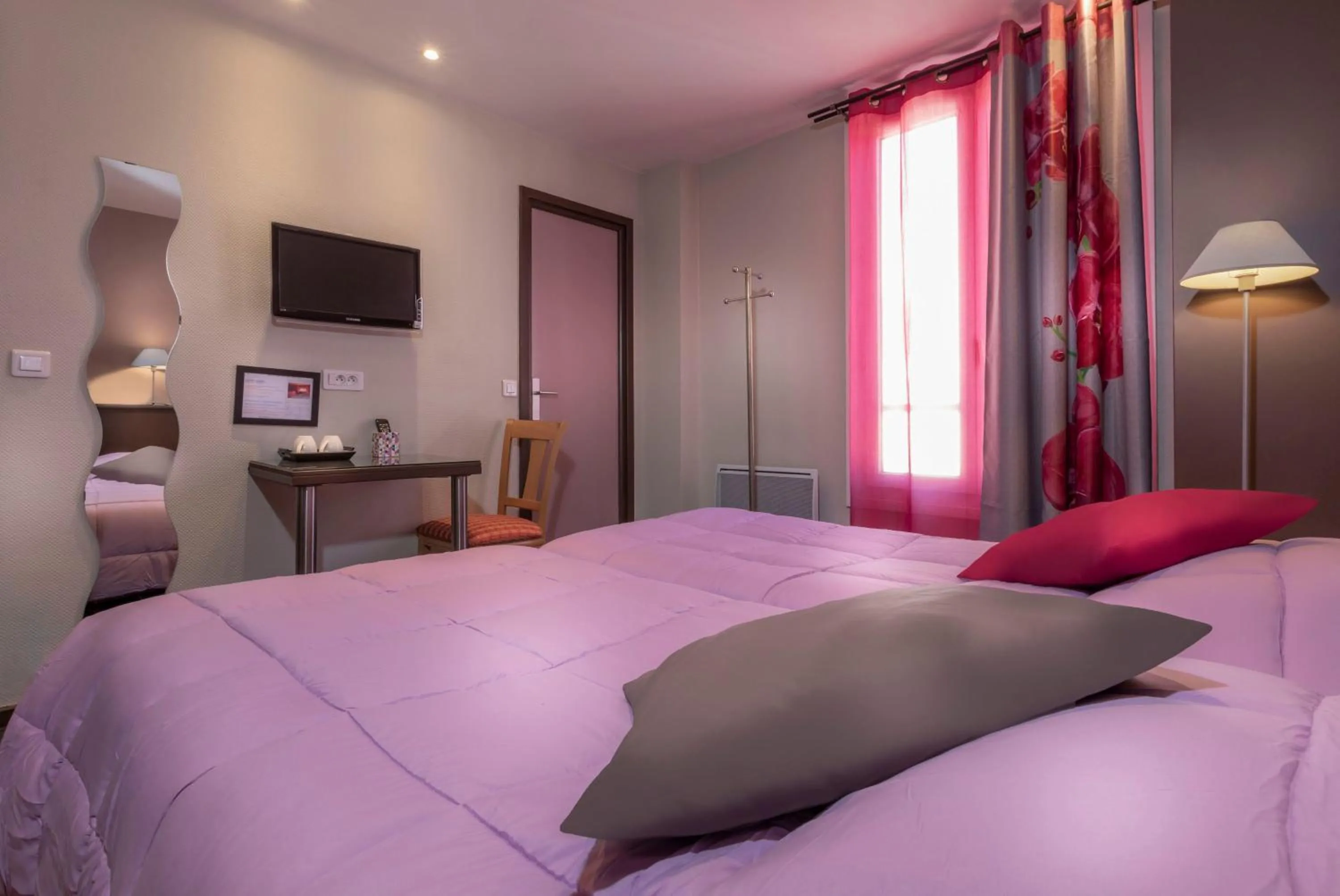 Bed in Hôtel Montsouris Orléans