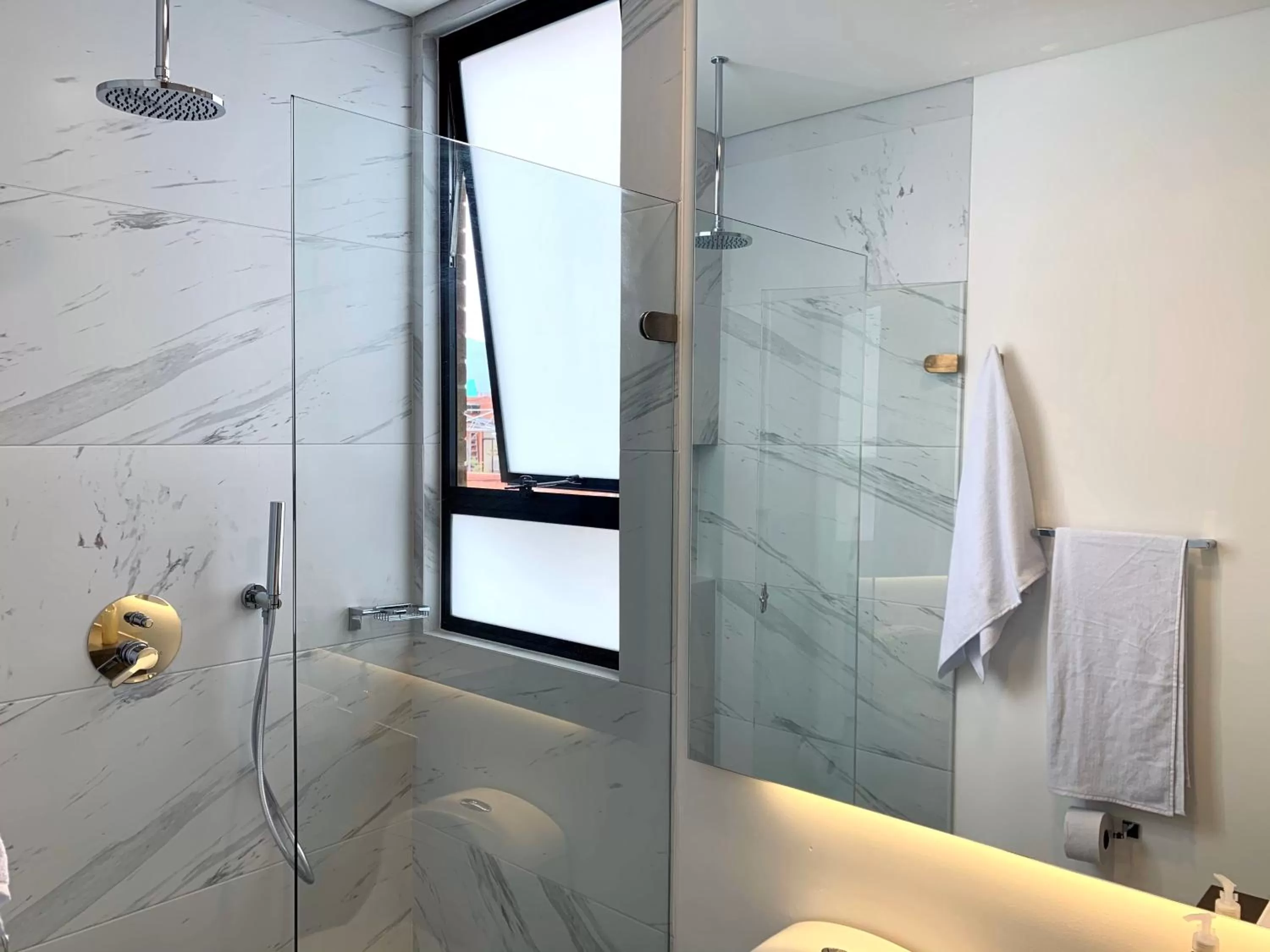 Bathroom in Kubik apartments in Exclusive Virrey