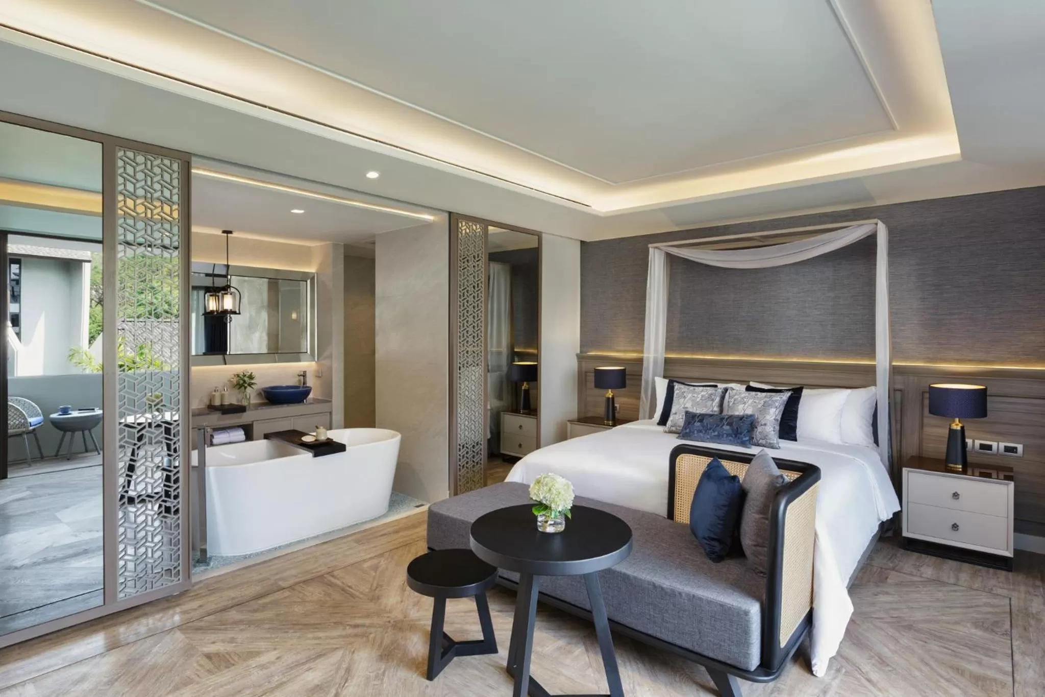 Bed in Maladee Rendezvous Hotel Chiang Mai