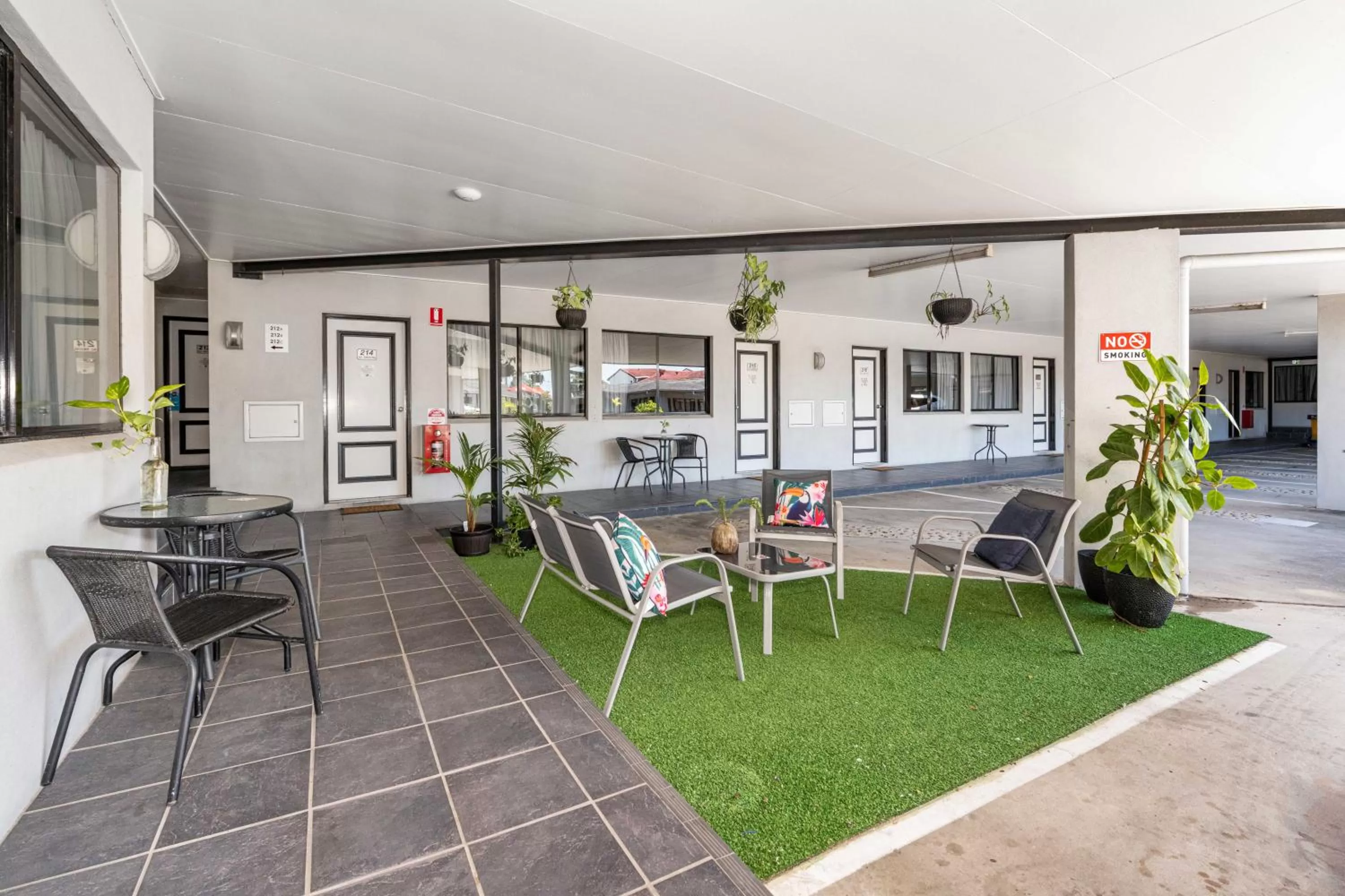 Patio in Alara Motor Inn