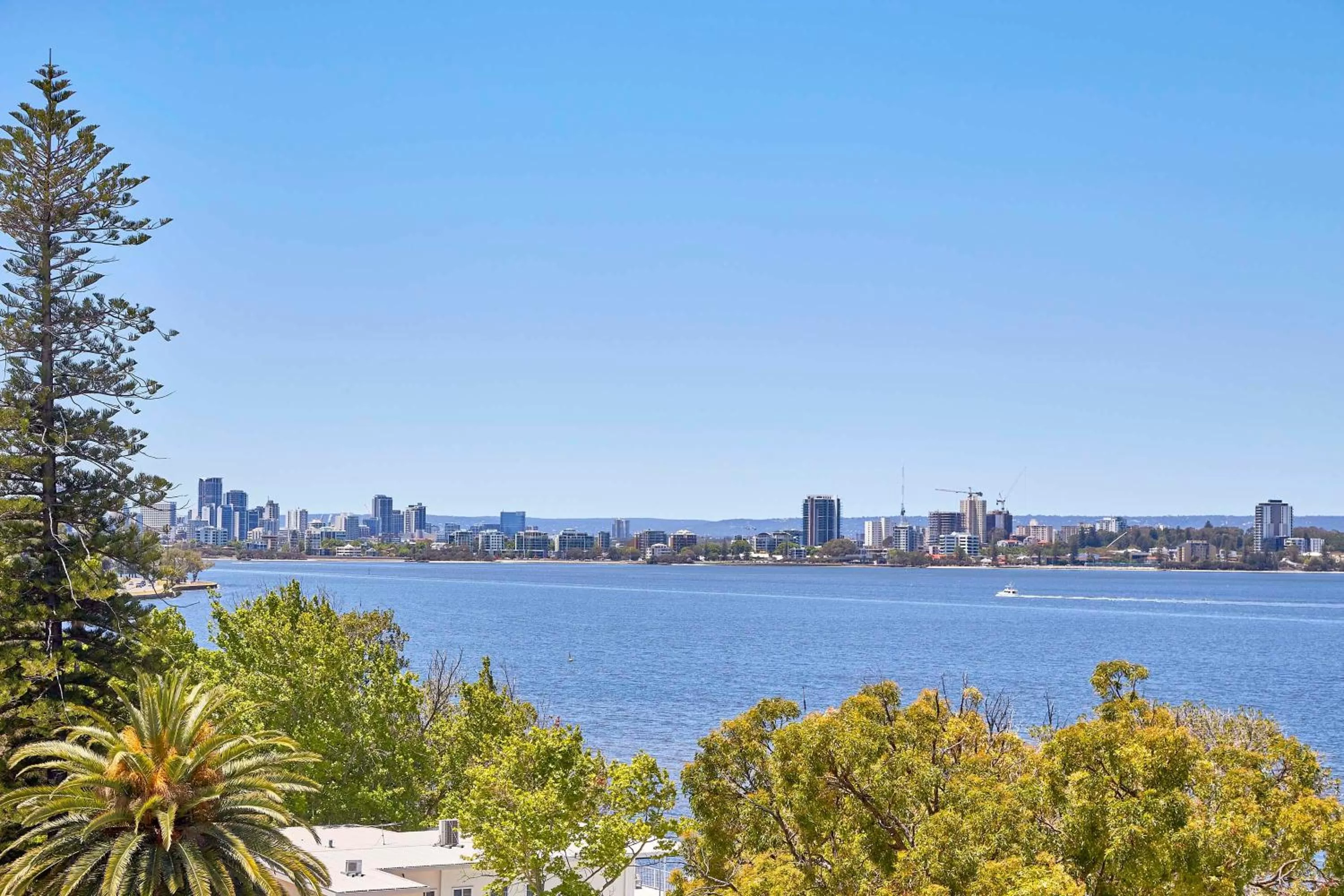 Area and facilities in Wonil Hotel Perth - Handwritten Collection