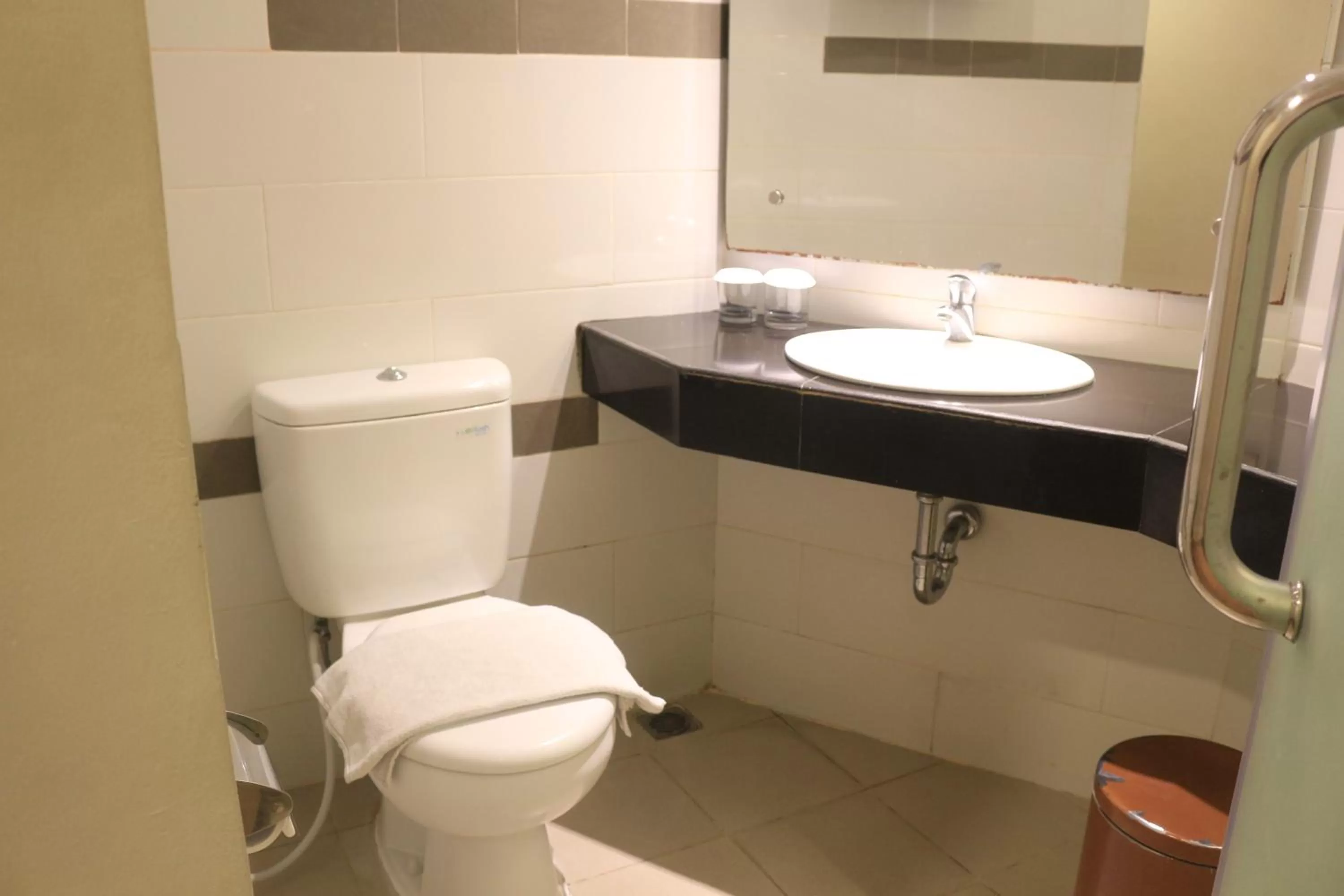 Bathroom in LAMORA Sagan Yogyakarta - formerly H Boutique Yogyakarta