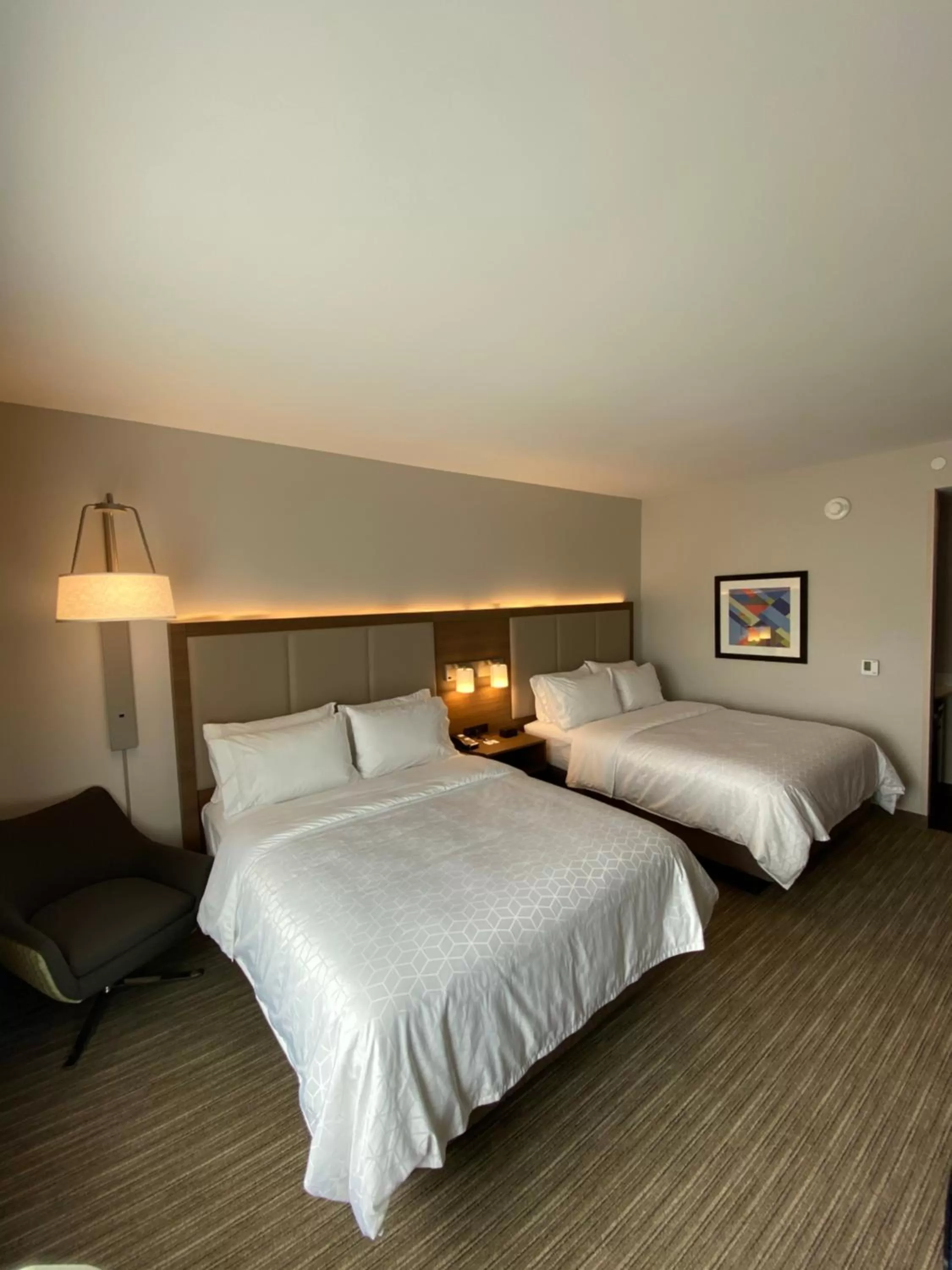 Bed in Holiday Inn Express & Suites - The Dalles by IHG