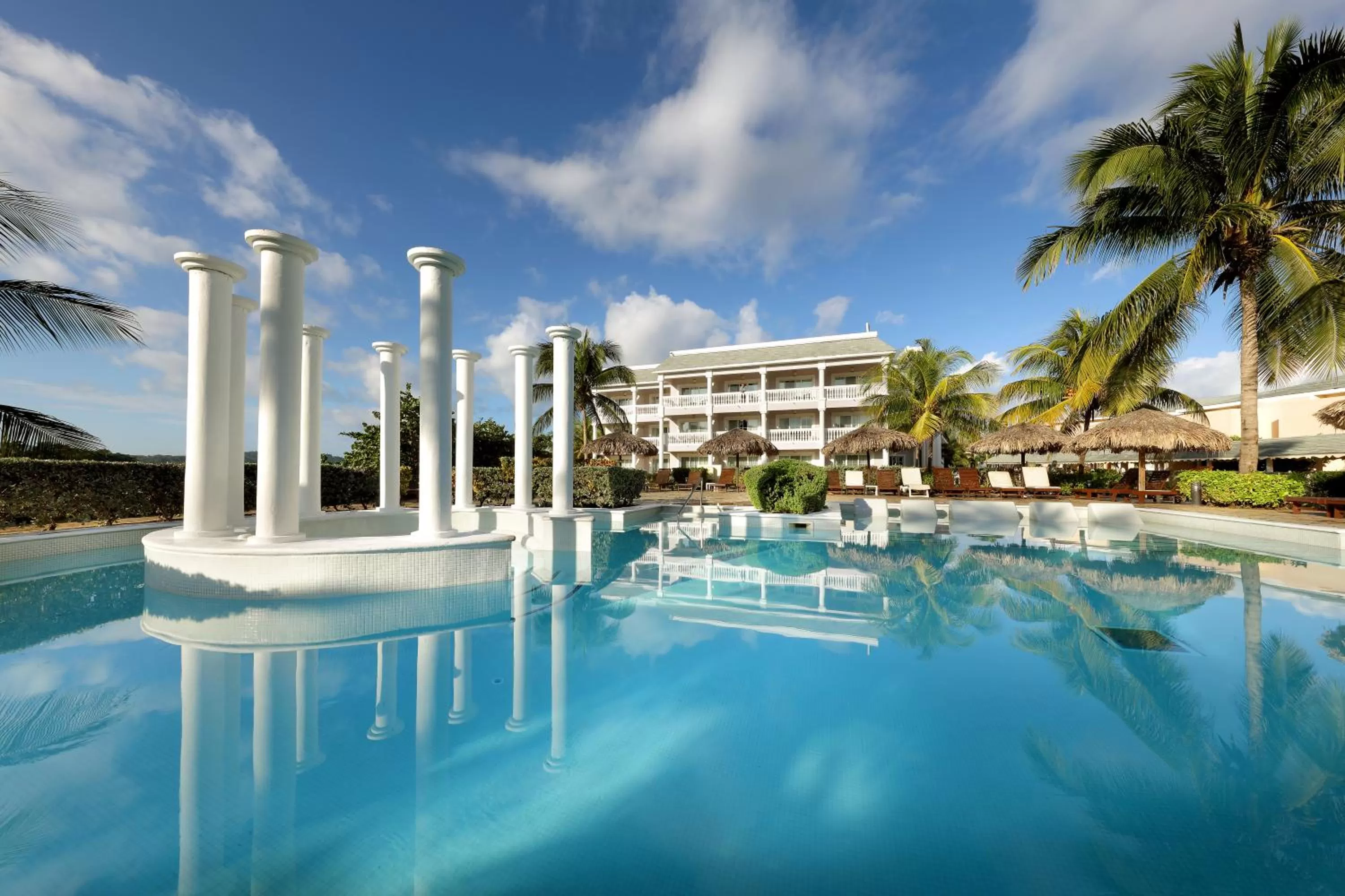 Swimming pool in Grand Palladium Jamaica Resort & Spa All Inclusive