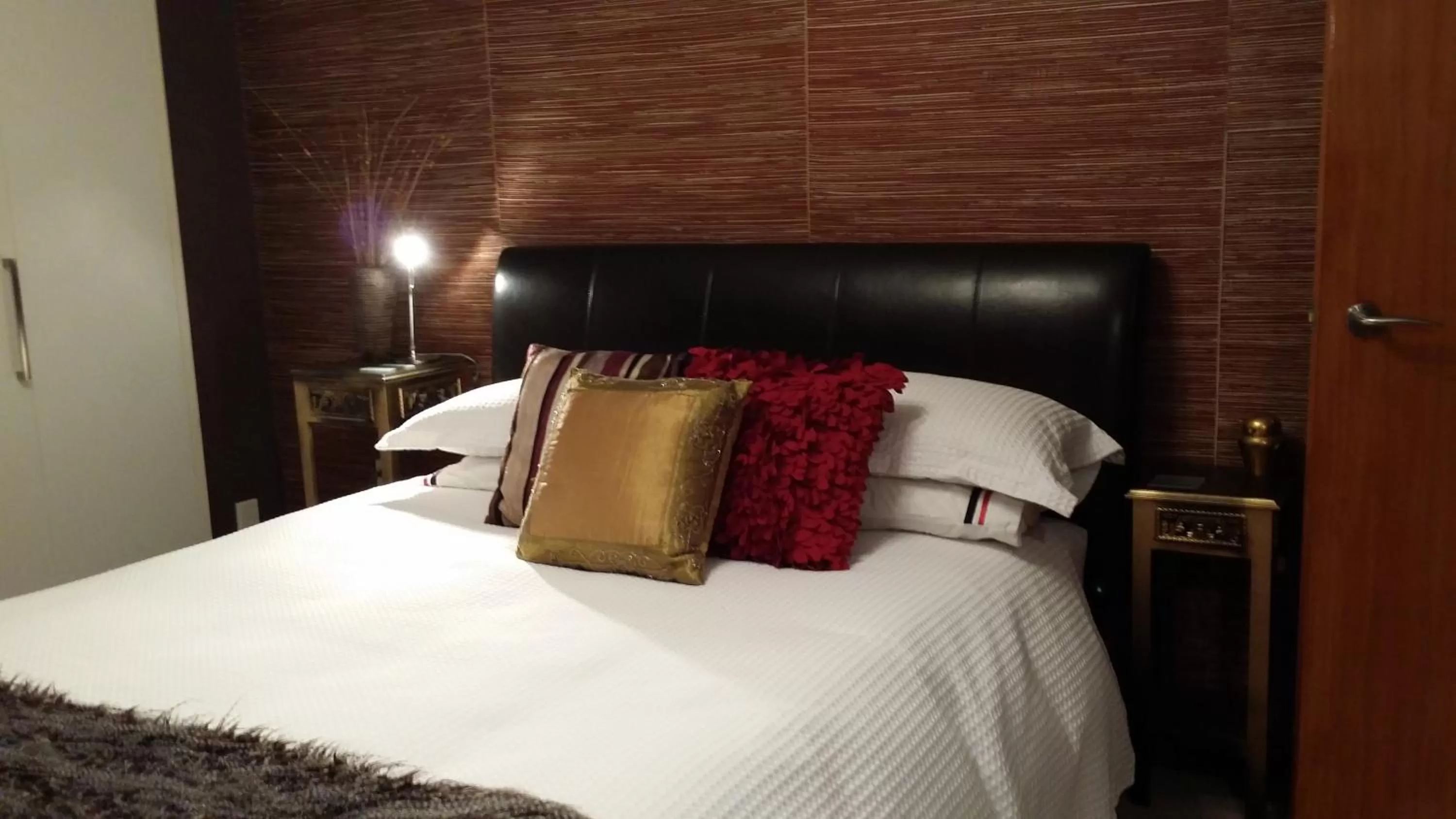 Bed in Korbaylen Estate