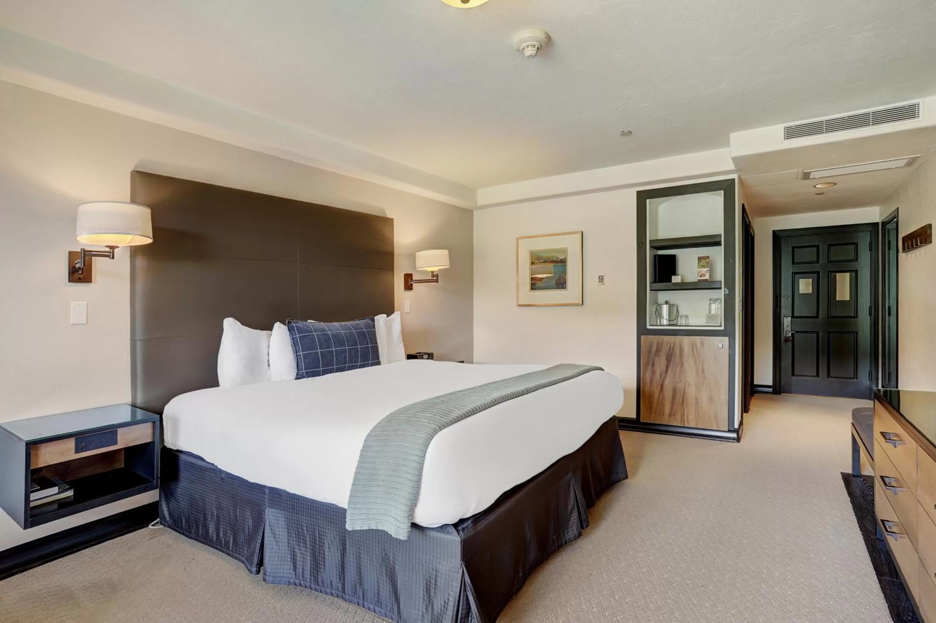 Bed in The Pines Lodge, a RockResort, by Vail Resorts