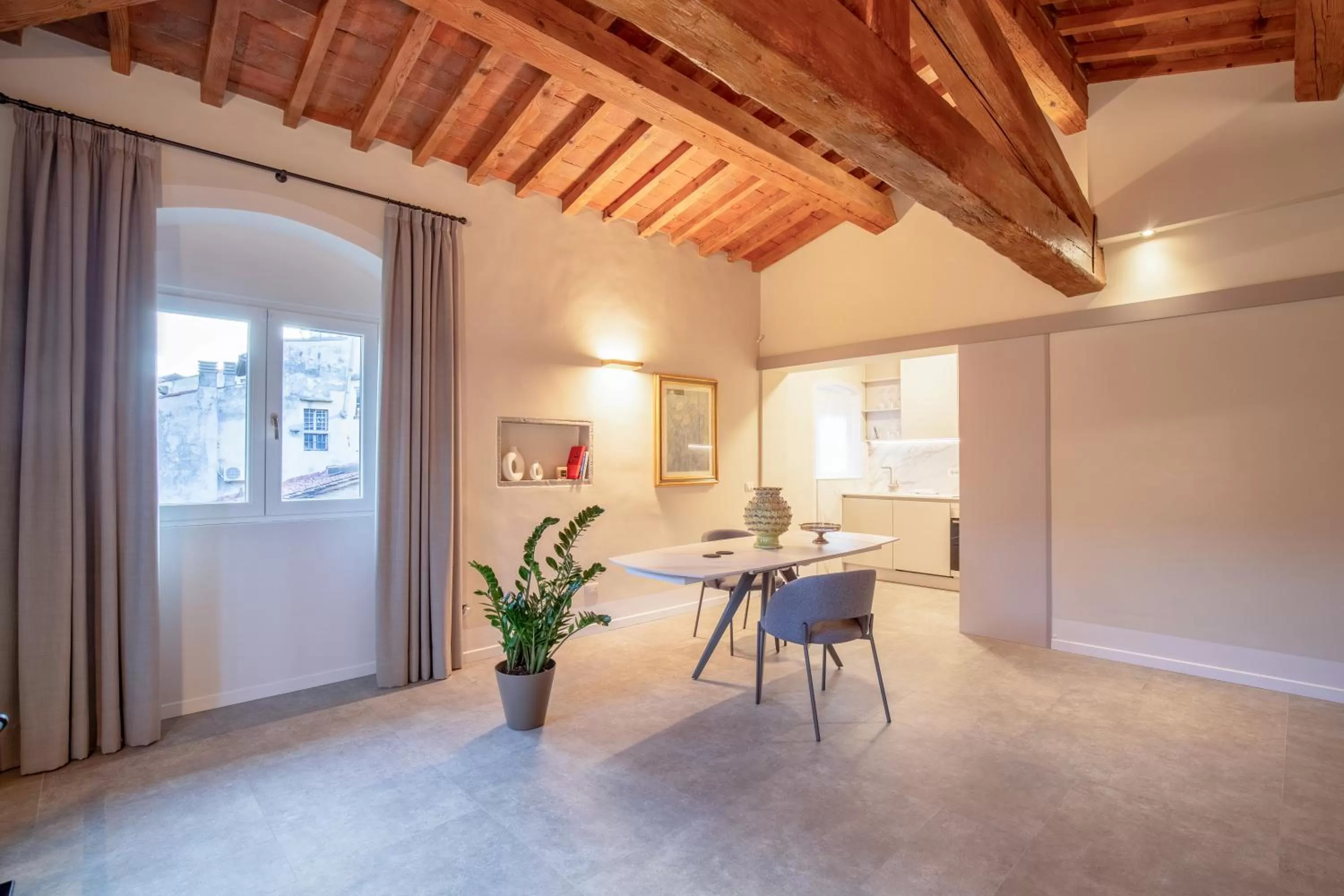 Bedroom, Dining Area in Dimora Le Torri - Boutique Luxury Suites in Florence Historic Centre - Adults Only