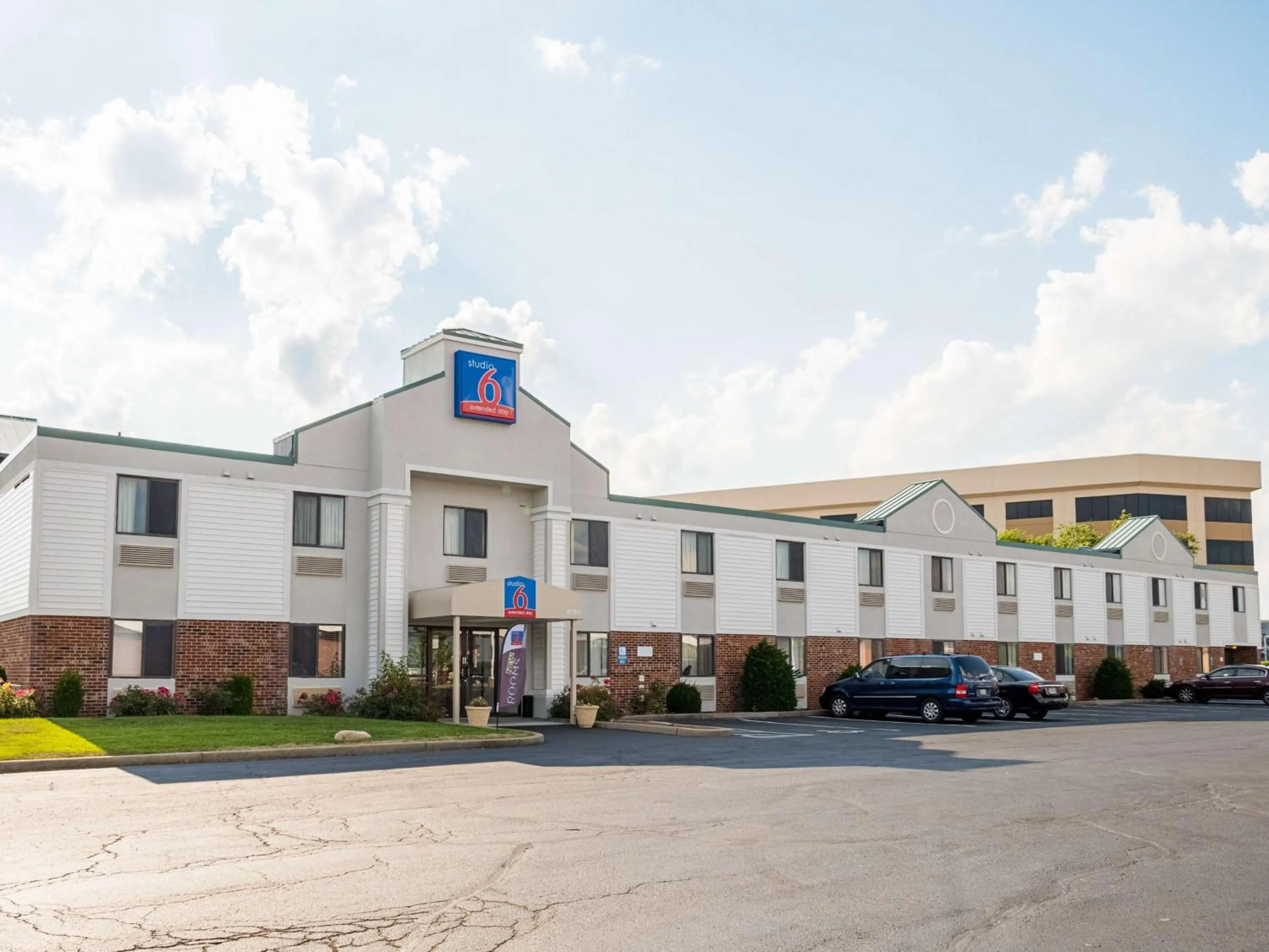 Property building in Studio 6-Miamisburg, OH - Dayton