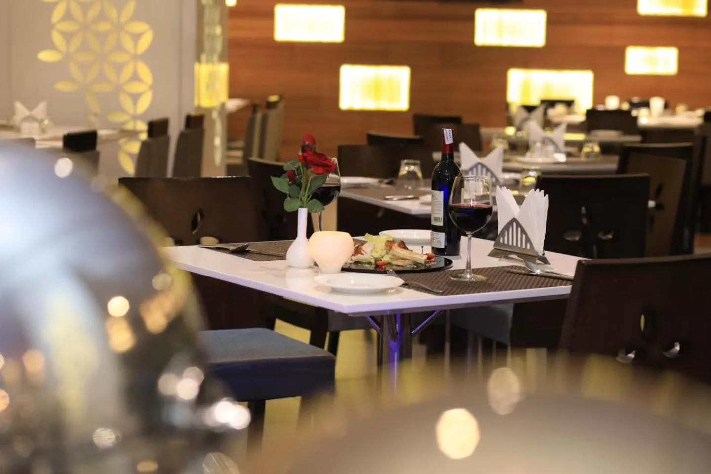 Restaurant/places to eat in Radisson Udaipur