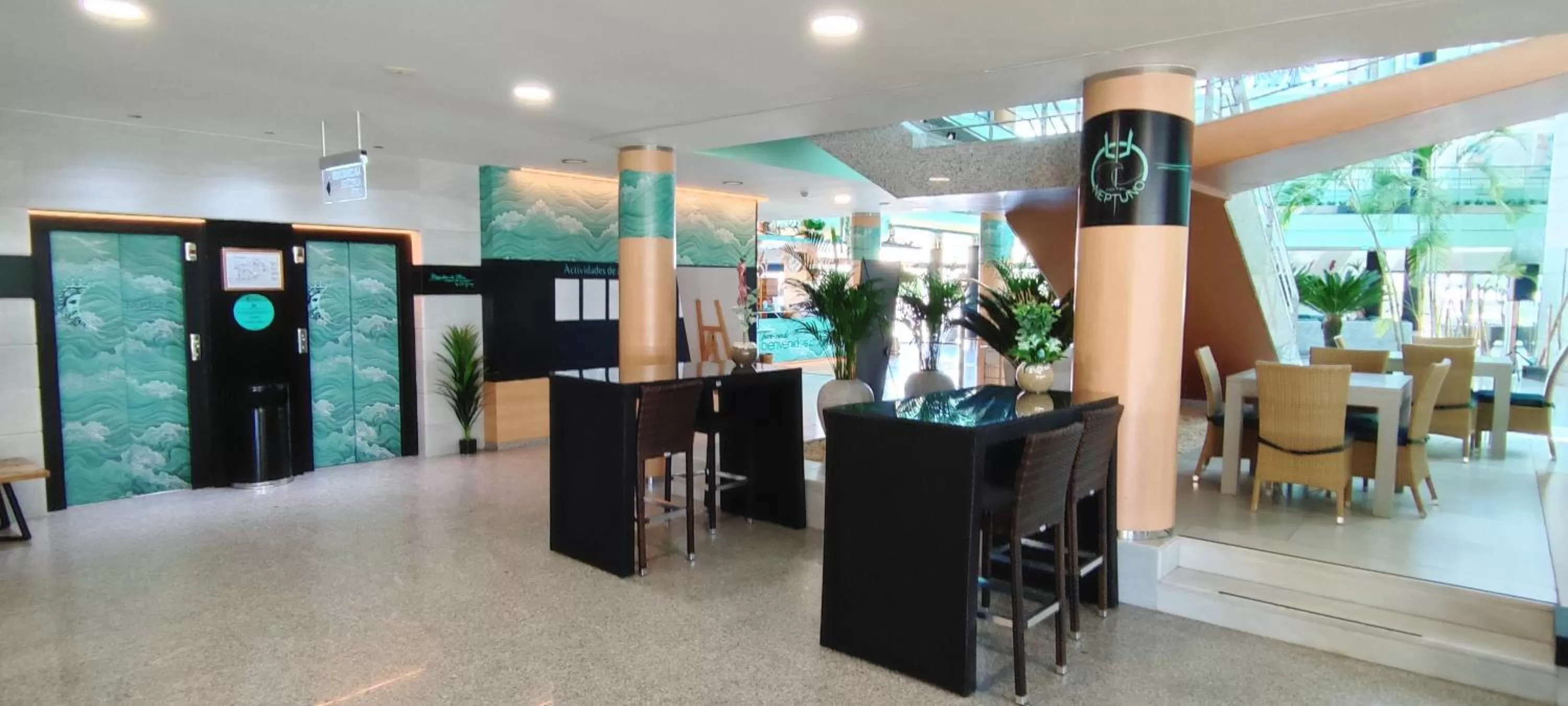 Lounge or bar in Hotel Neptuno by ON Hotels Group