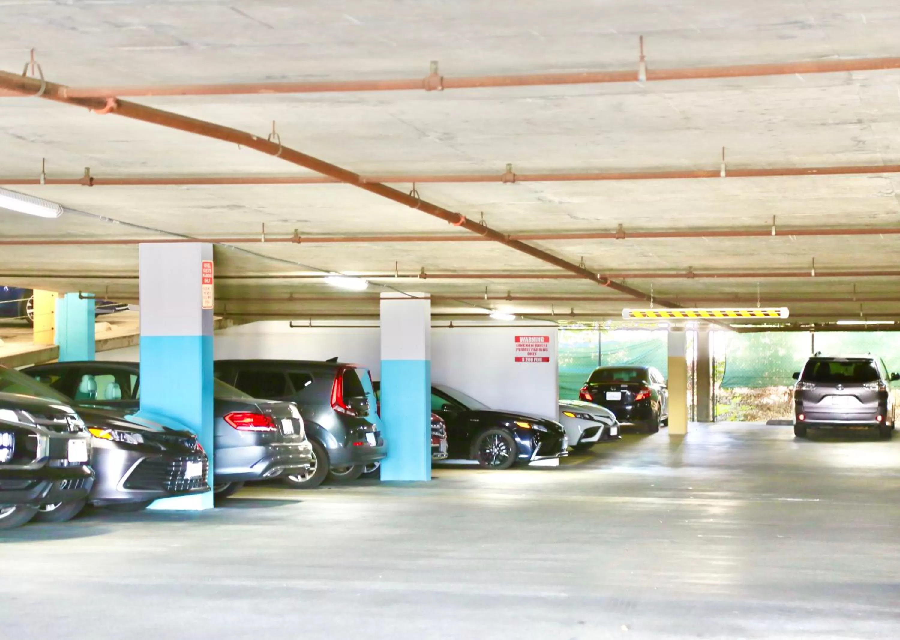 Parking in Lincoln Hotel Monterey Park Los Angeles