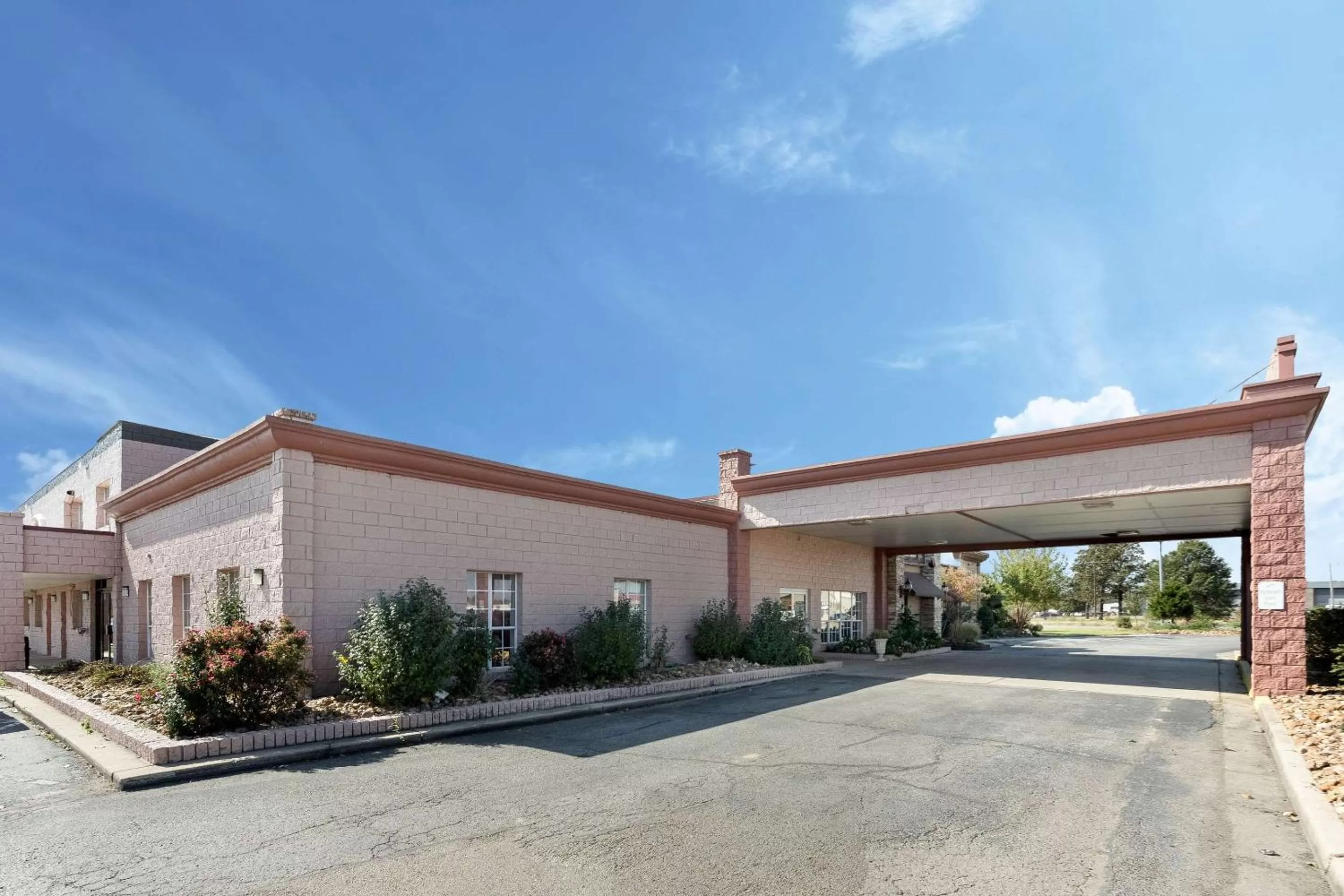 Property building in Quality Inn & Suites Paragould